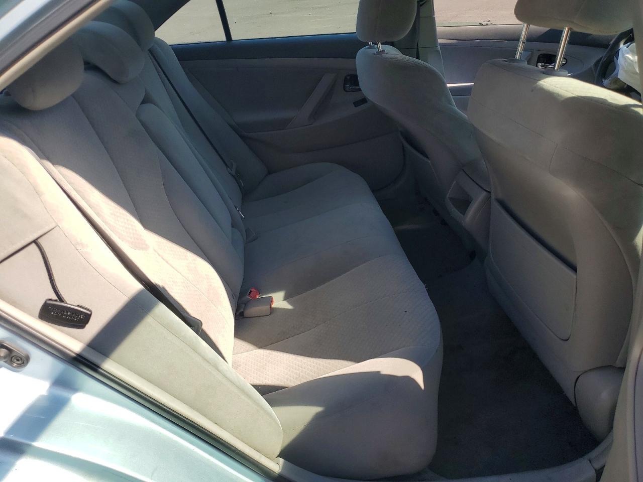 2009 Toyota Camry Le Silver vin: 4T4BE46K79R082861