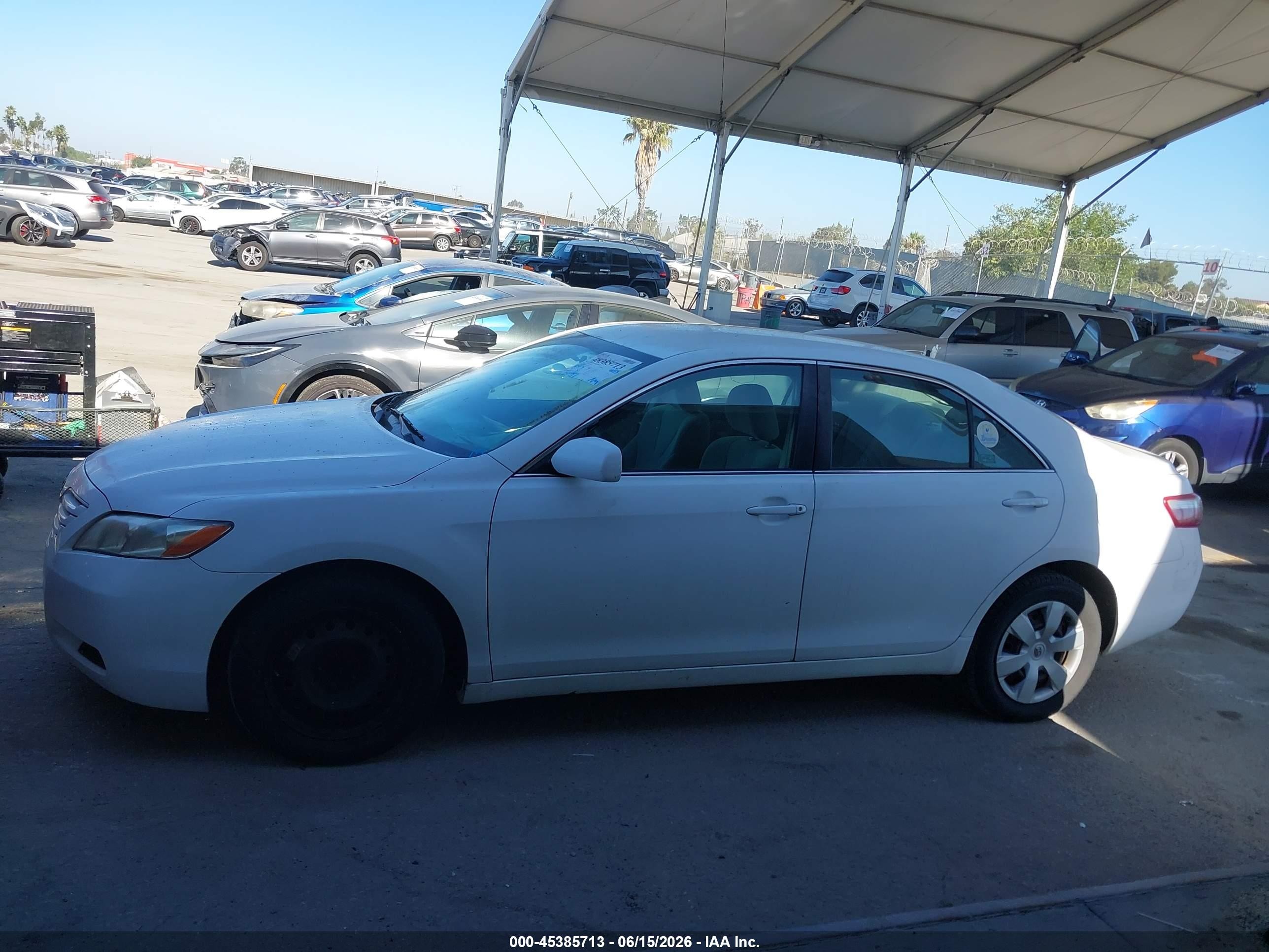 2009 Toyota Camry Le White vin: 4T4BE46K79R085744