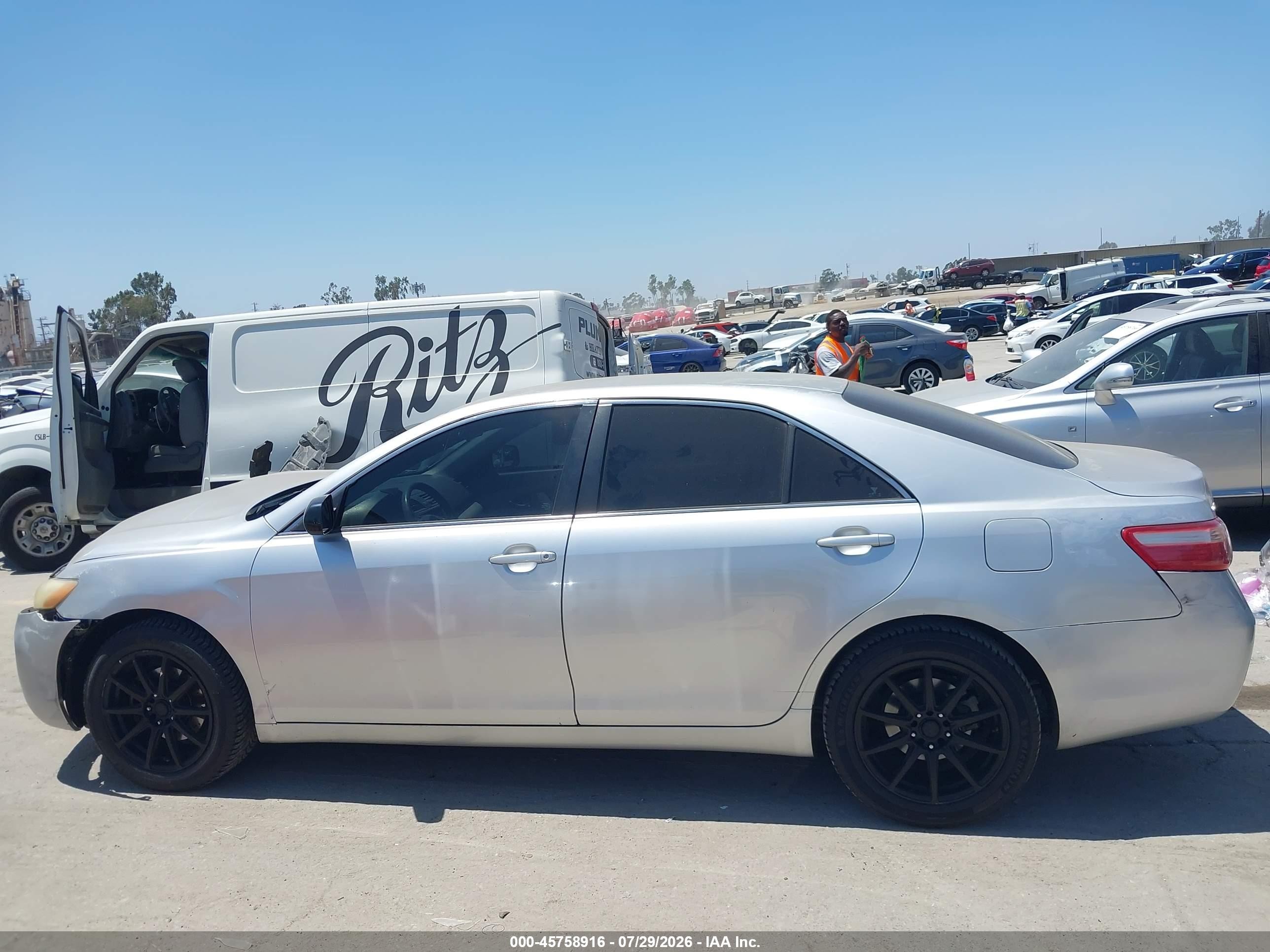 2009 Toyota Camry Le Серебряный vin: 4T4BE46K79R086814