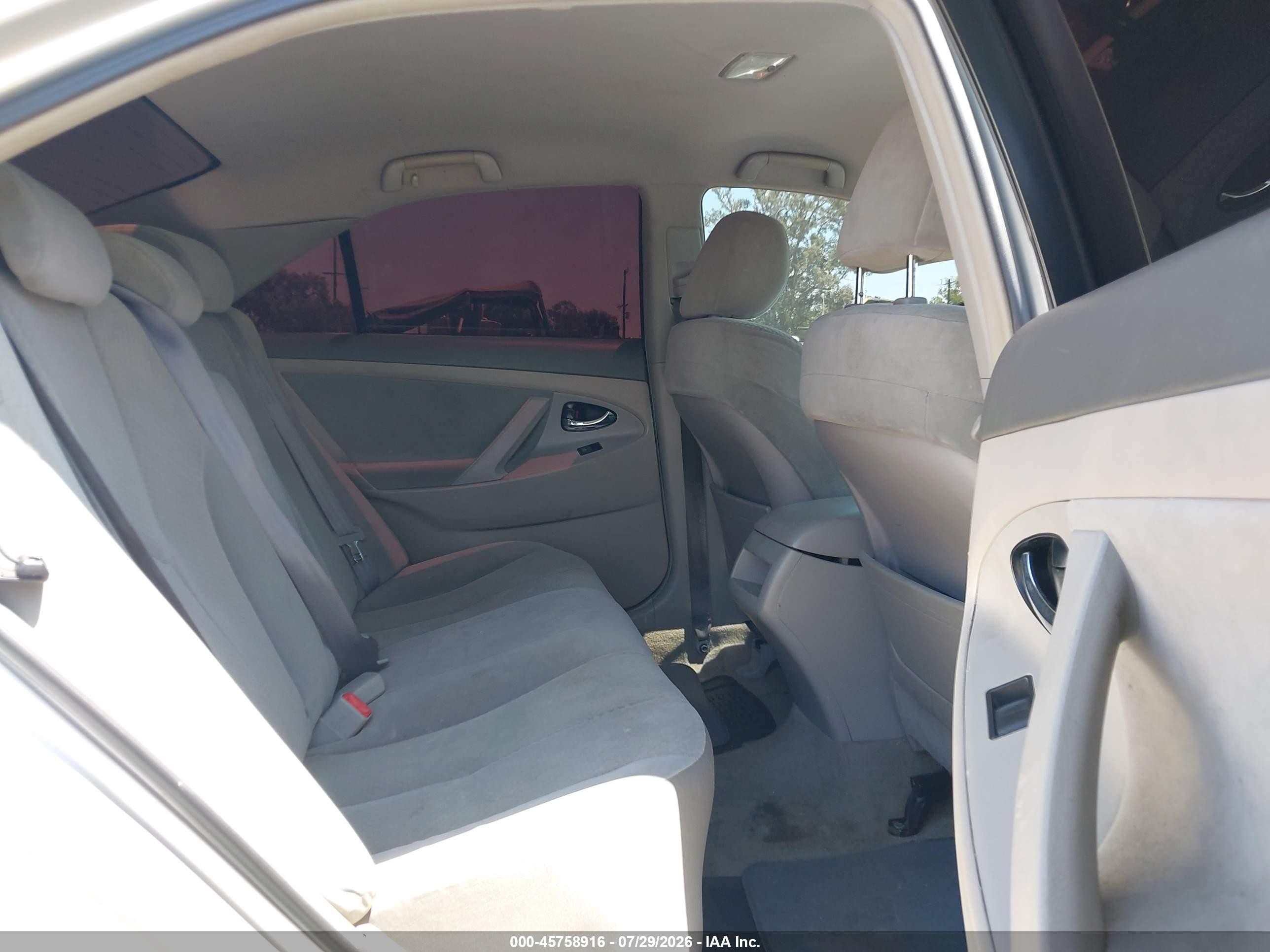 2009 Toyota Camry Le Серебряный vin: 4T4BE46K79R086814