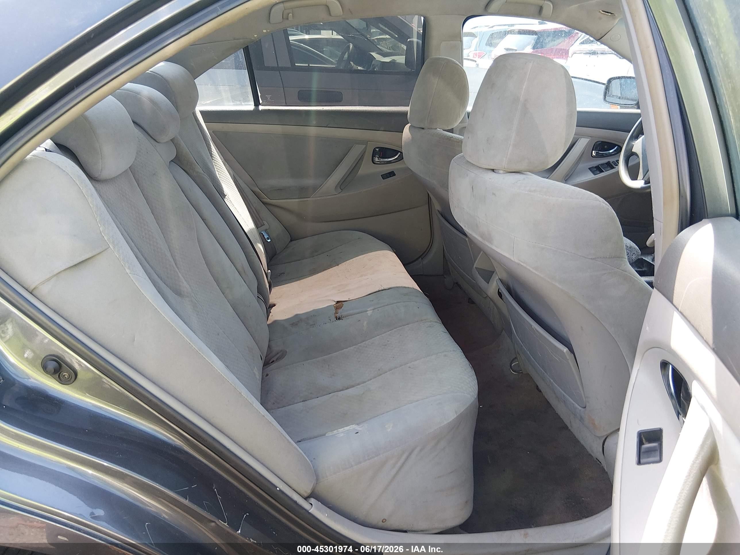 2009 Toyota Camry Le Gray vin: 4T4BE46K79R119780