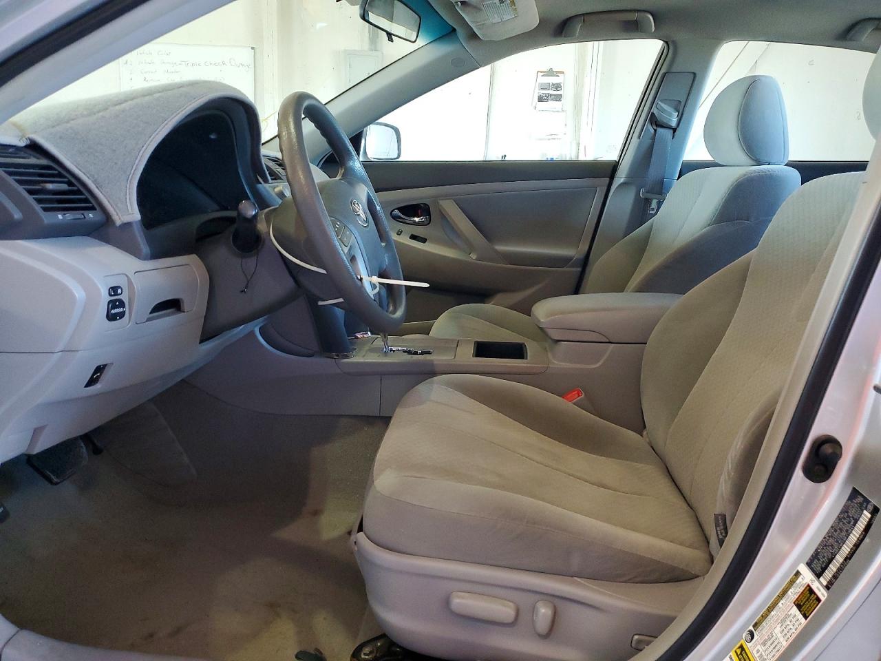 2009 Toyota Camry Le Silver vin: 4T4BE46K79R119844