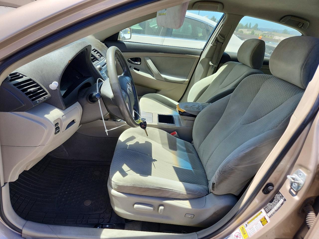 2009 Toyota Camry Le Tan vin: 4T4BE46K79R120847