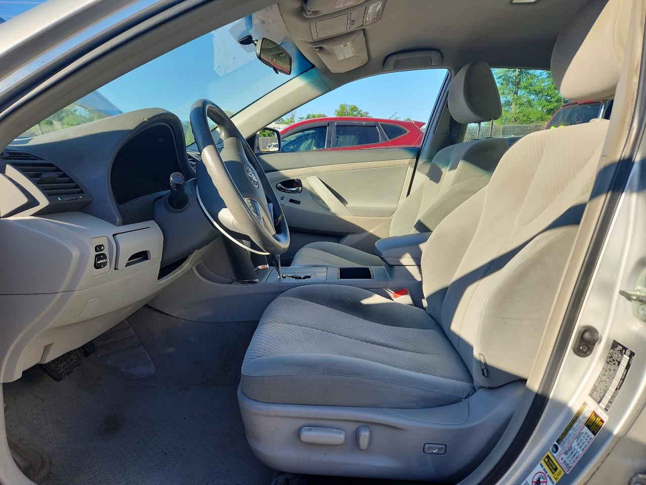 2009 Toyota Camry Le Silver vin: 4T4BE46K79R124087