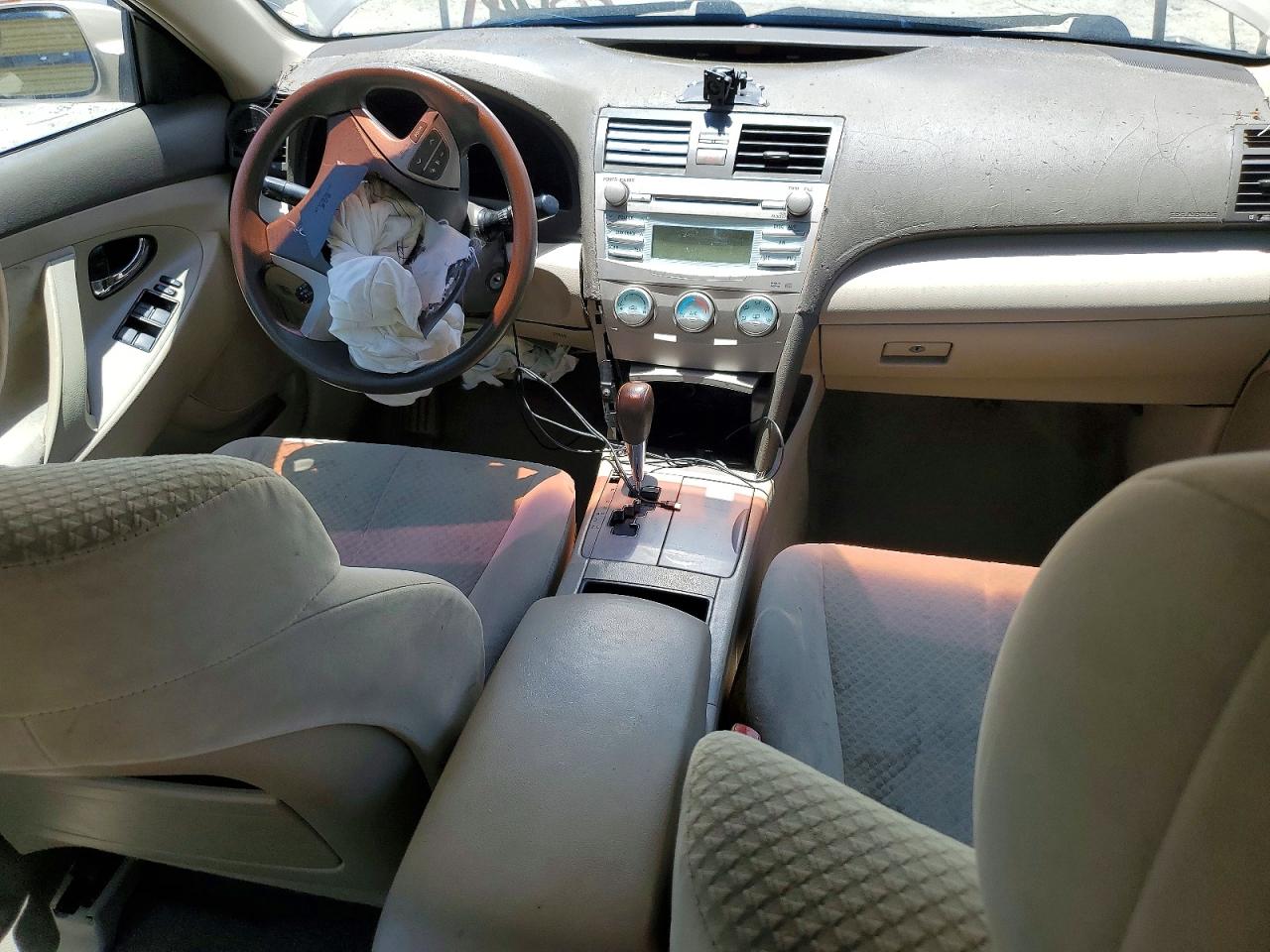 2009 Toyota Camry Le Beige vin: 4T4BE46K79R127779