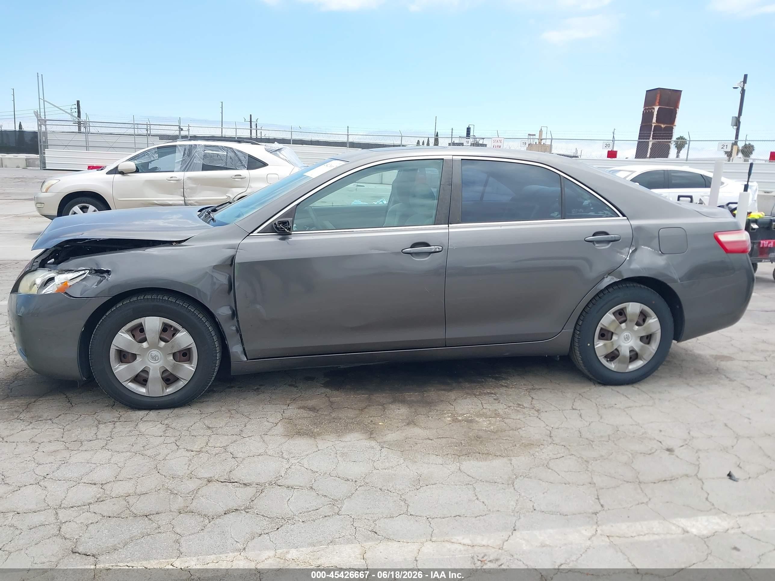 2008 Toyota Camry Le Серый vin: 4T4BE46K88R011991