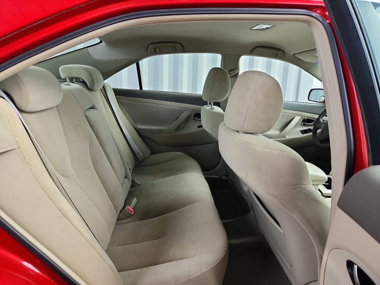 2008 Toyota Camry Le Red vin: 4T4BE46K88R029665