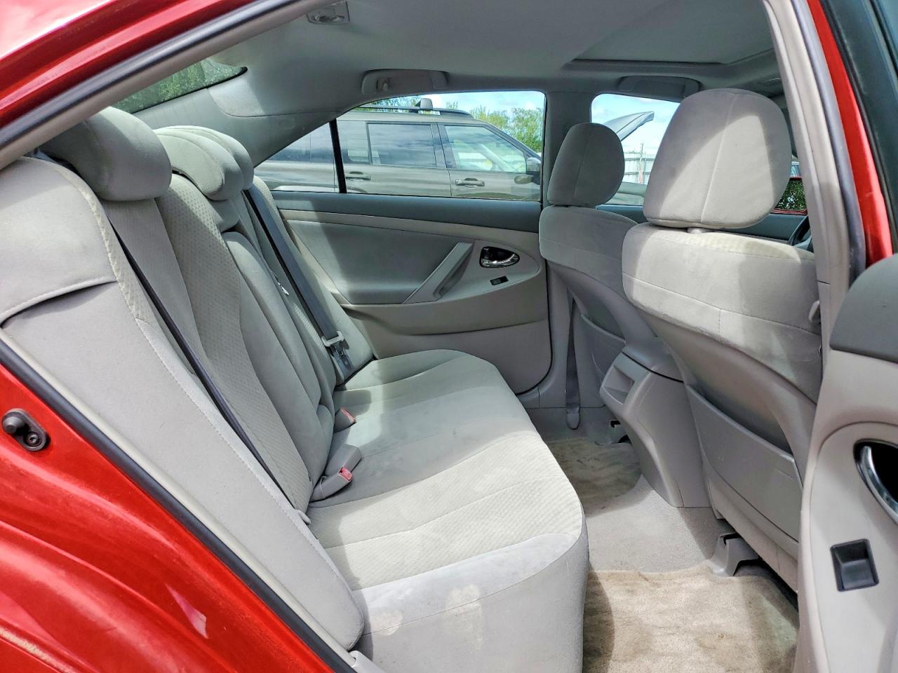 2008 Toyota Camry Le Red vin: 4T4BE46K88R042707