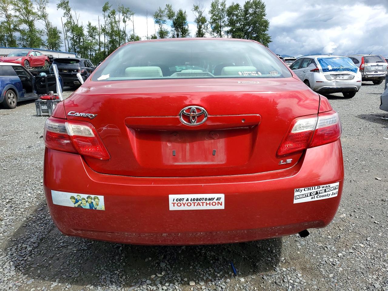 2008 Toyota Camry Le Red vin: 4T4BE46K88R042707