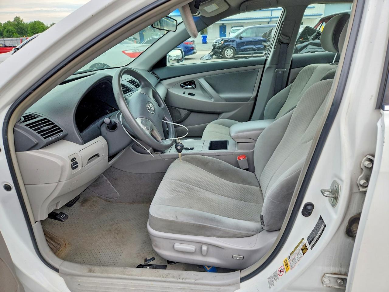 2009 Toyota Camry Le White vin: 4T4BE46K89R048539
