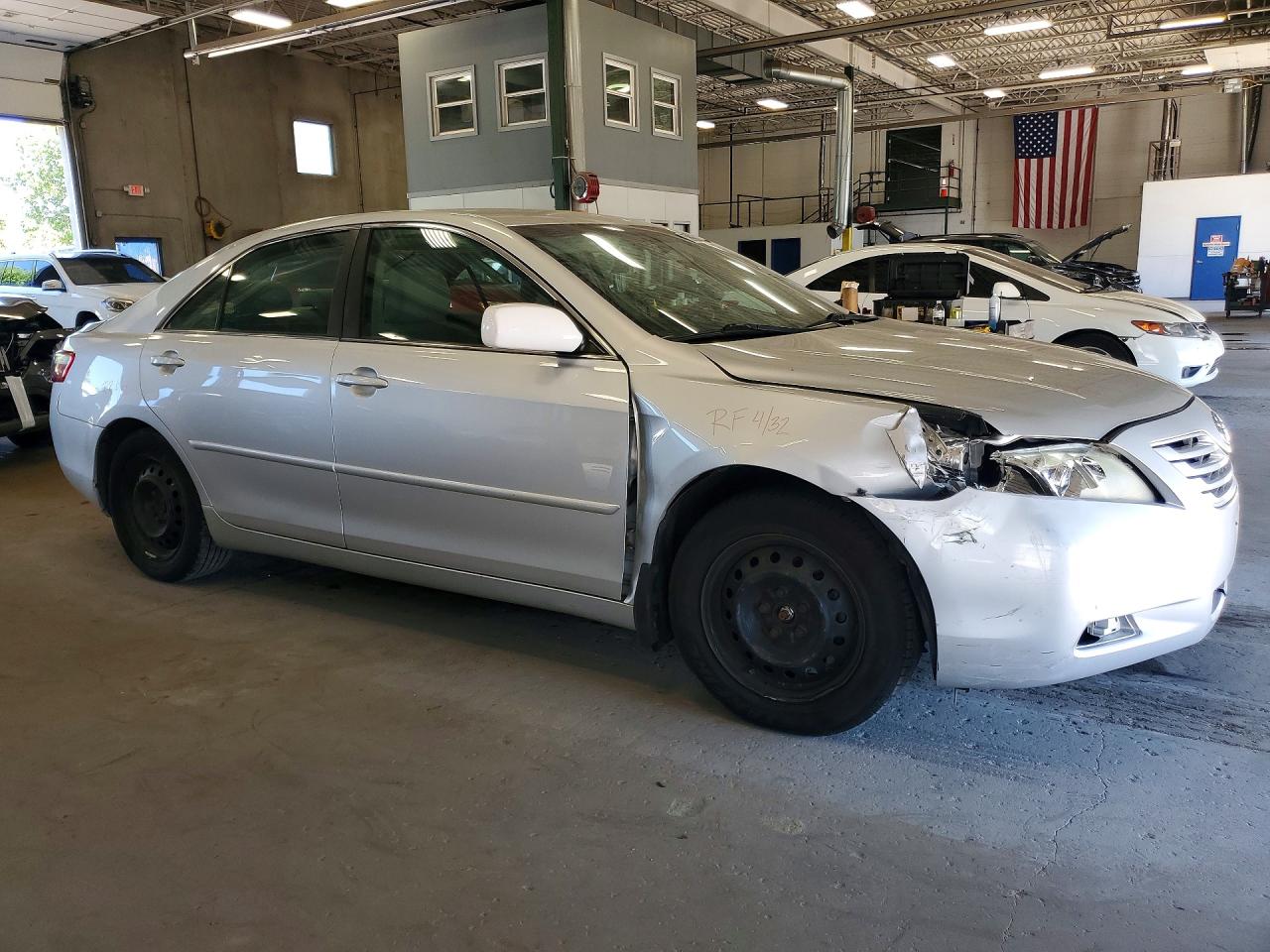 2009 Toyota Camry Le Серебряный vin: 4T4BE46K89R058200