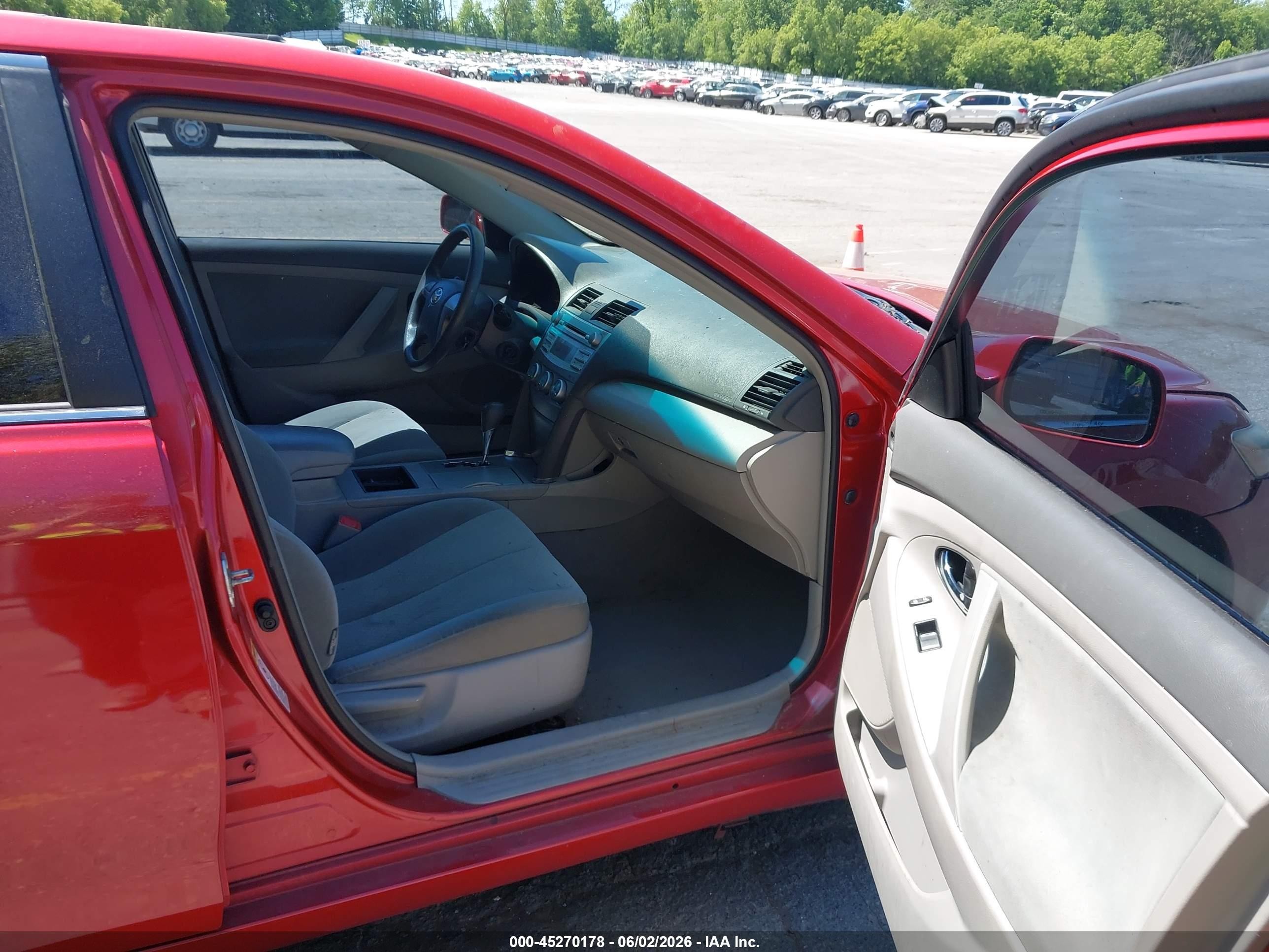 2009 Toyota Camry Le Red vin: 4T4BE46K89R063994