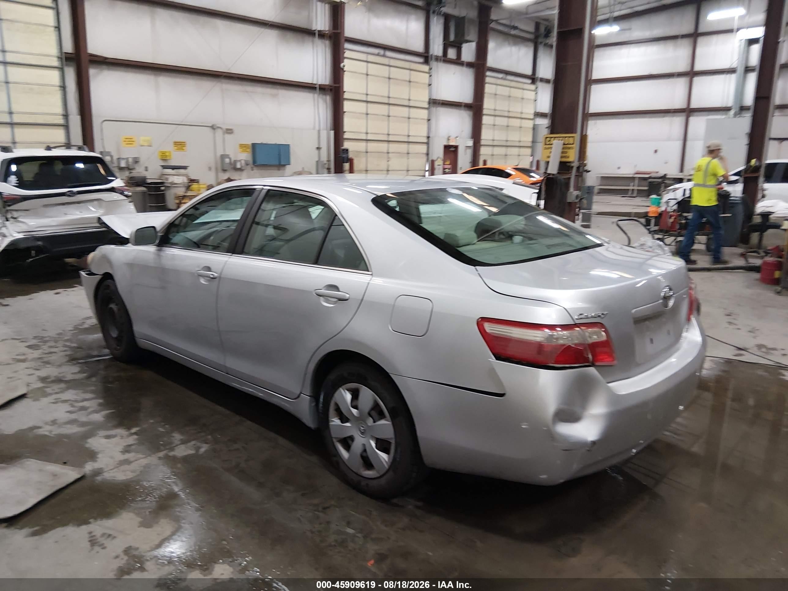 2009 Toyota Camry Le Silver vin: 4T4BE46K89R074316