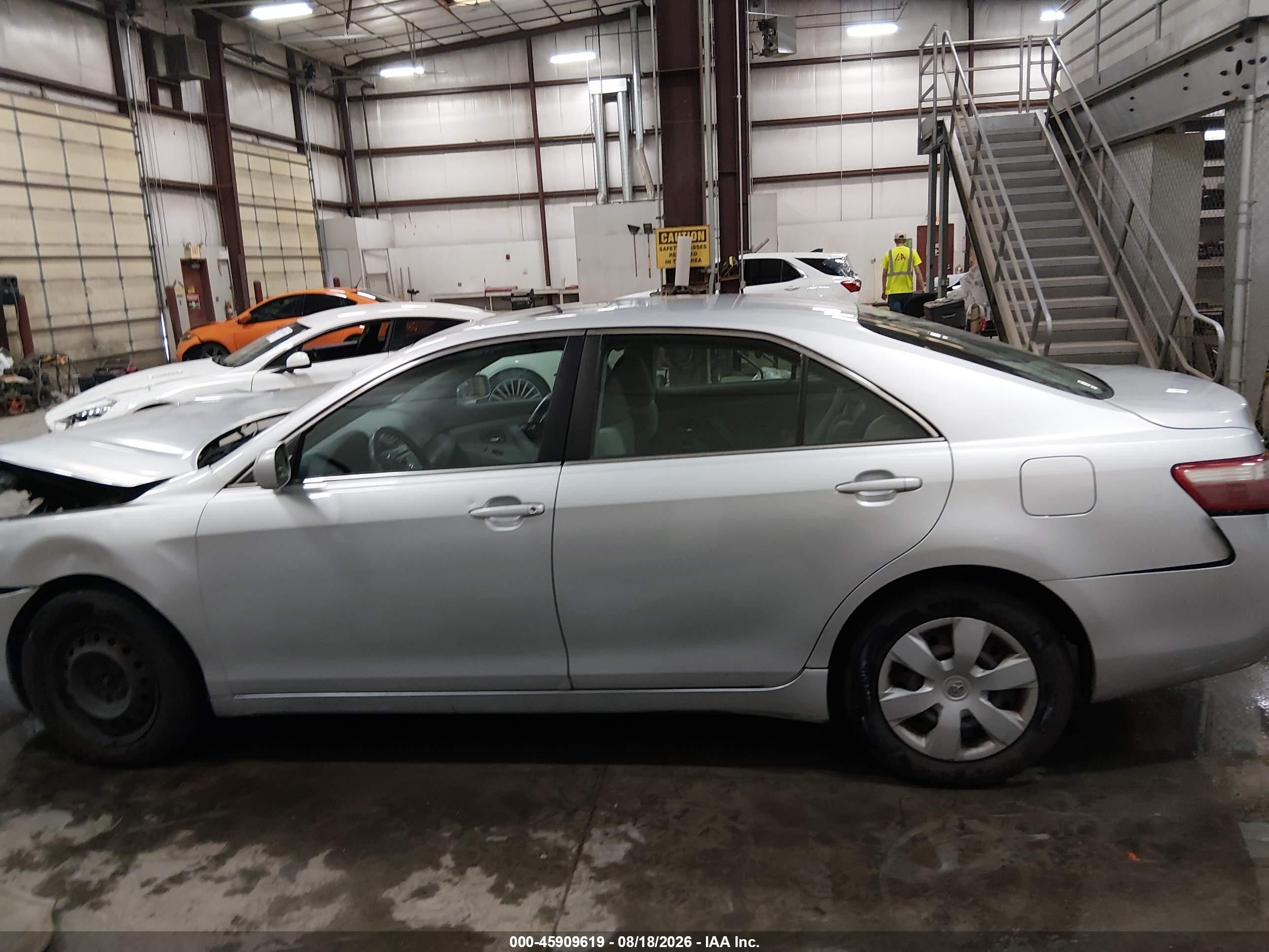 2009 Toyota Camry Le Silver vin: 4T4BE46K89R074316