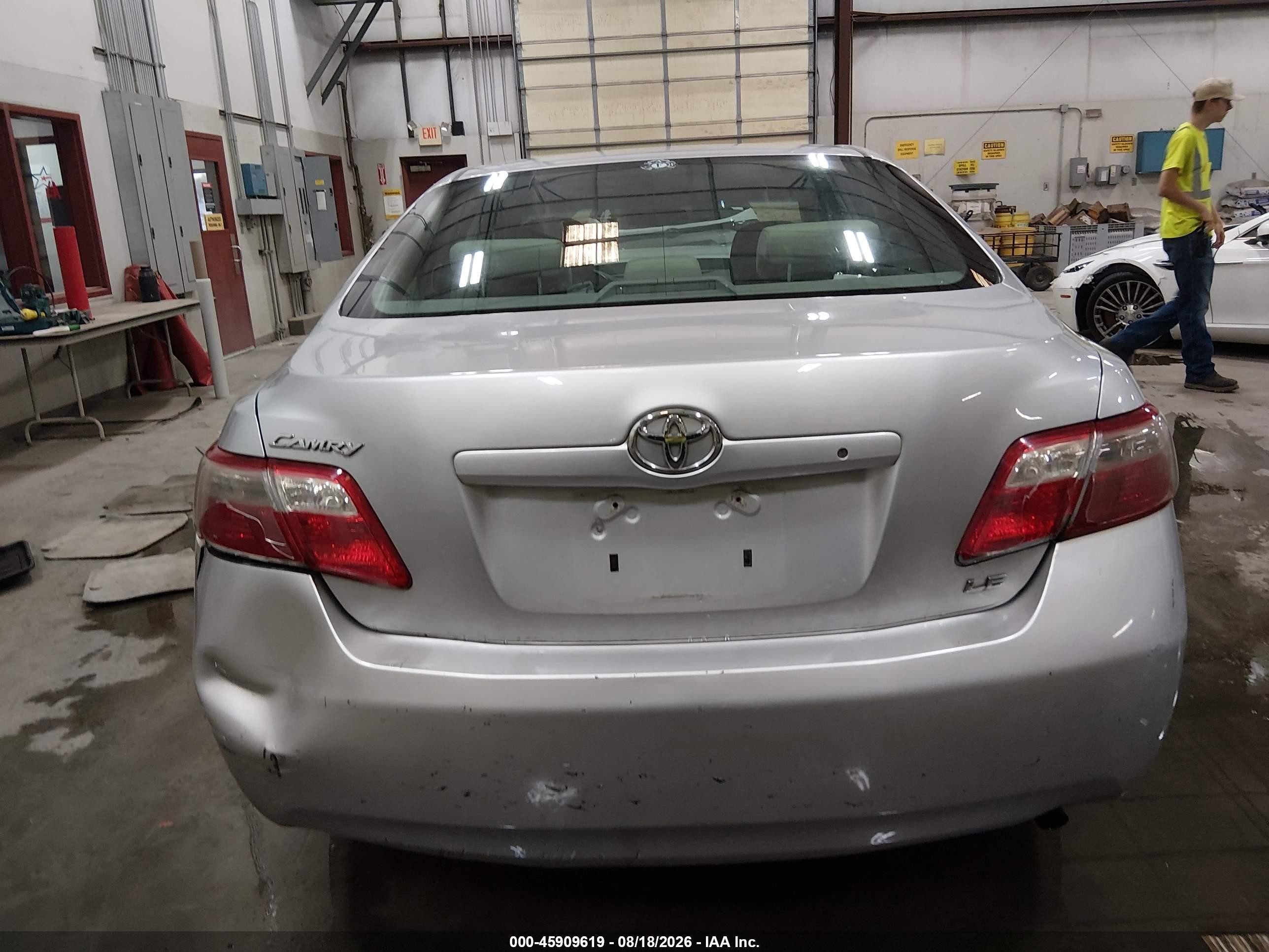 2009 Toyota Camry Le Silver vin: 4T4BE46K89R074316