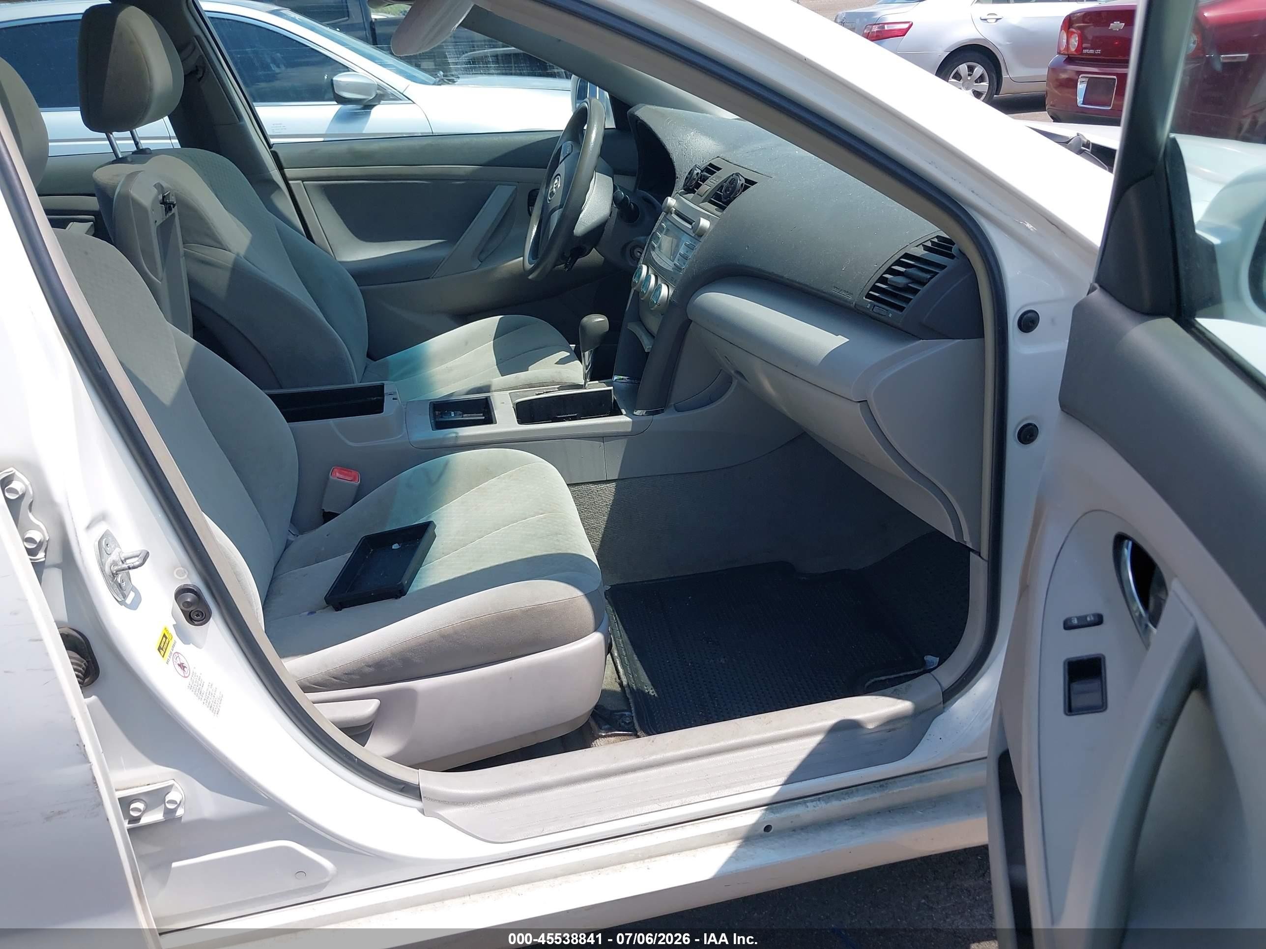 2009 Toyota Camry Le White vin: 4T4BE46K89R074462