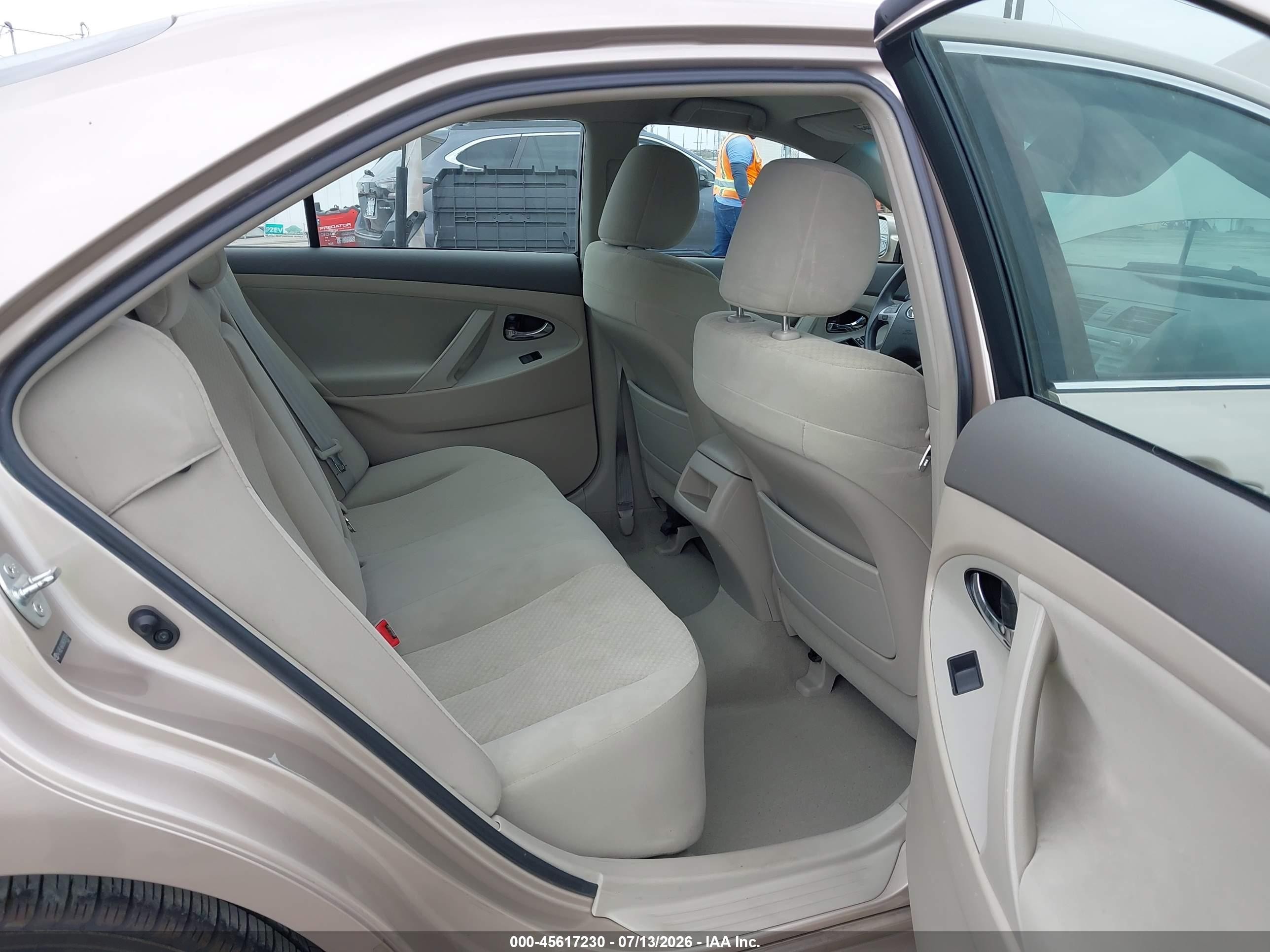2009 Toyota Camry Le Champagne vin: 4T4BE46K89R087874