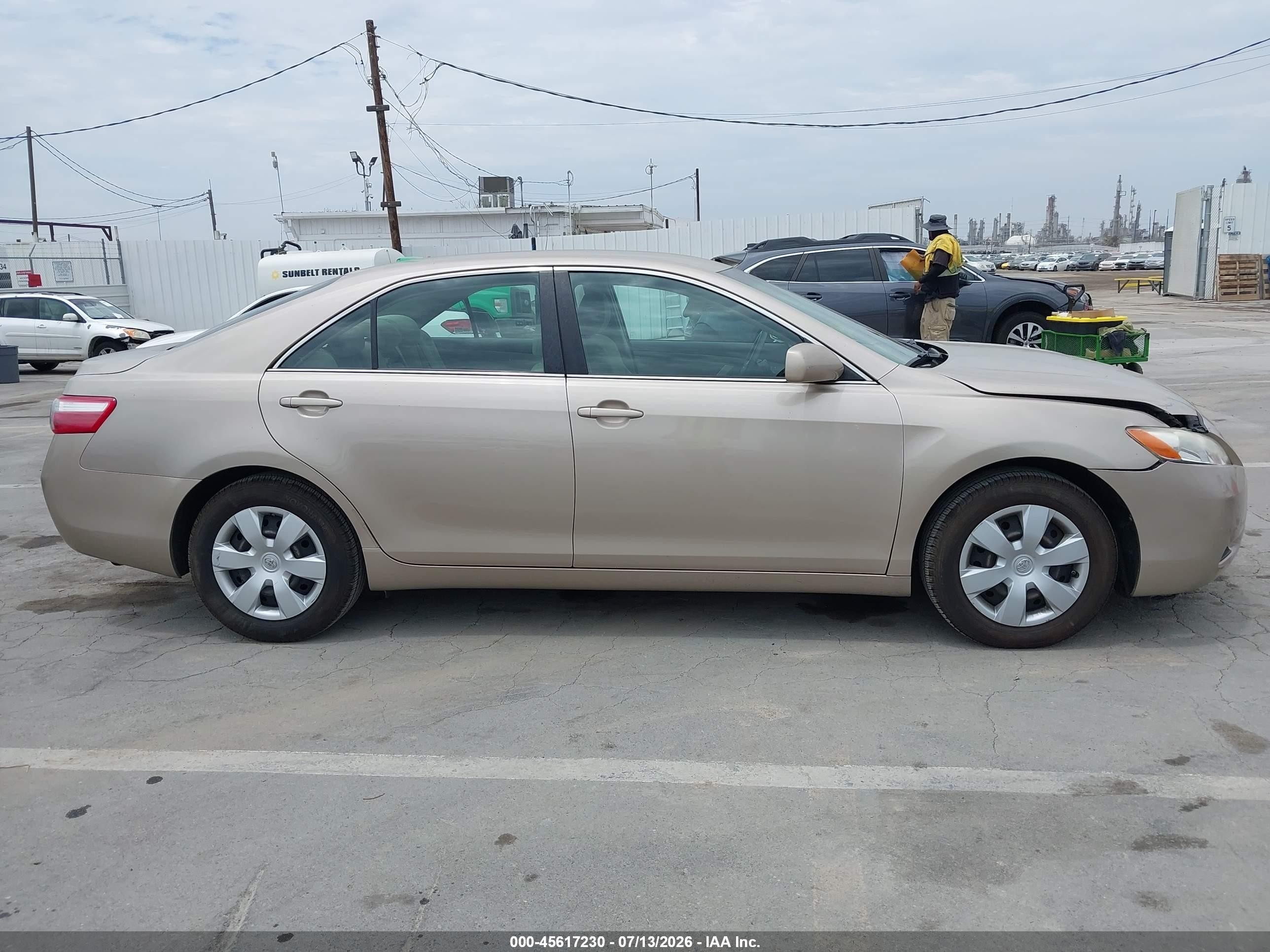 2009 Toyota Camry Le Champagne vin: 4T4BE46K89R087874