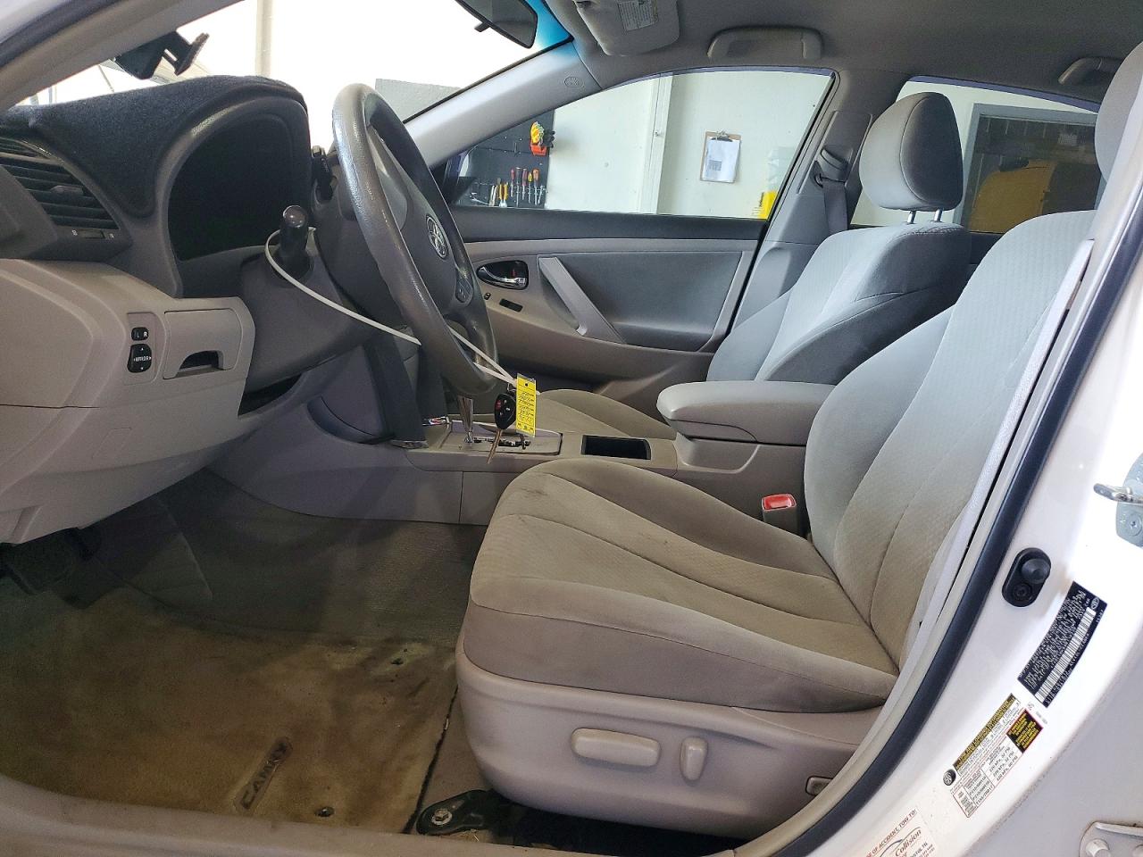 2009 Toyota Camry Le White vin: 4T4BE46K89R116239