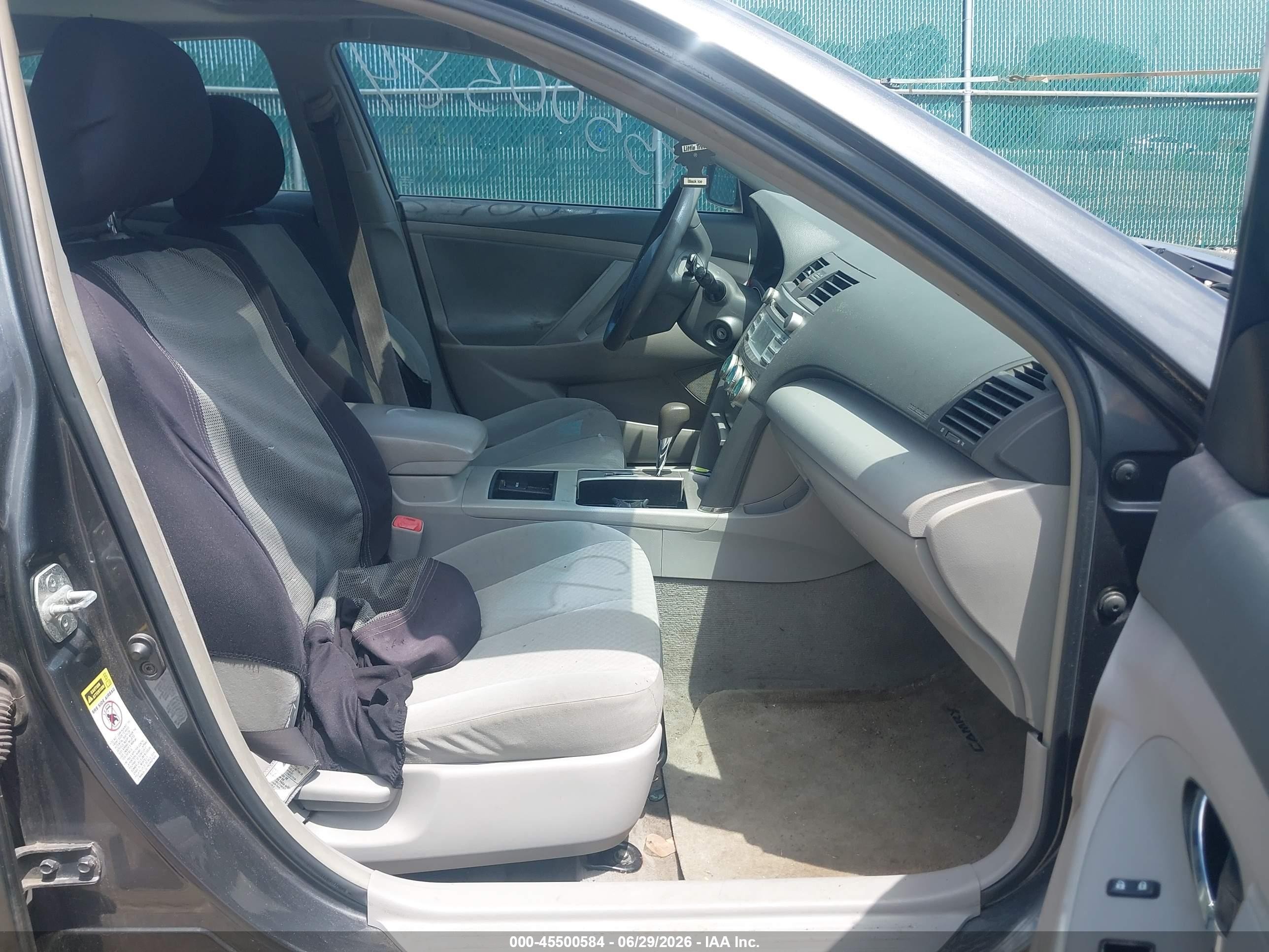 2009 Toyota Camry Le Gray vin: 4T4BE46K89R129511