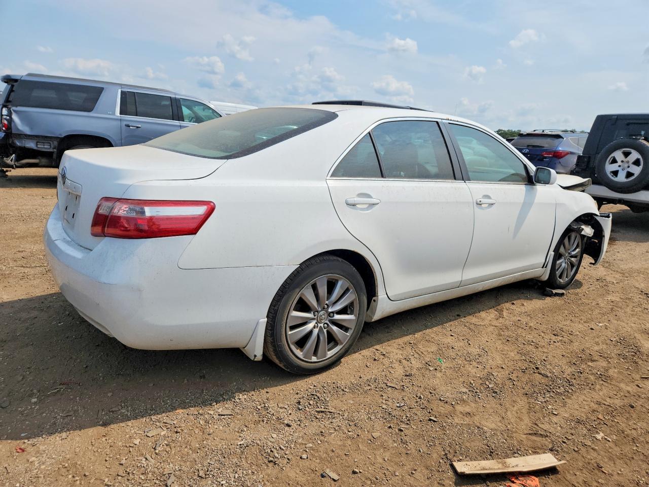 2009 Toyota Camry Base White vin: 4T4BE46K89R136913