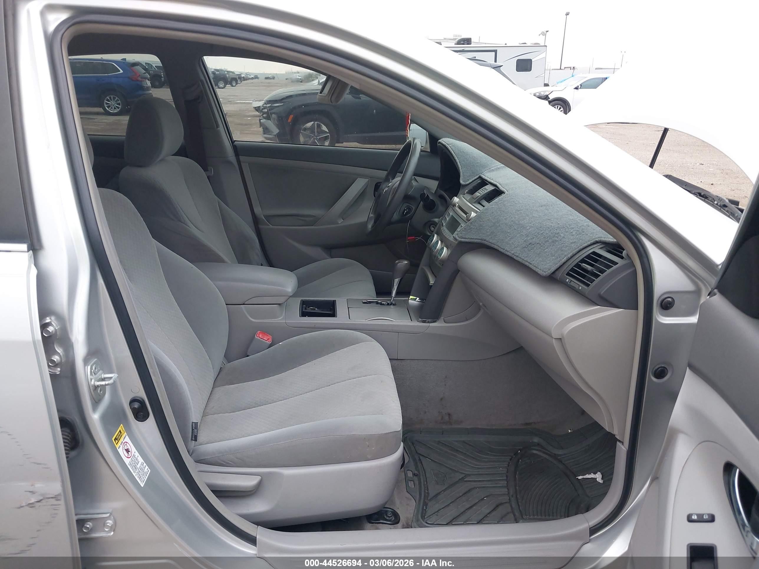 2007 Toyota Camry Ce Silver vin: 4T4BE46K97R010282