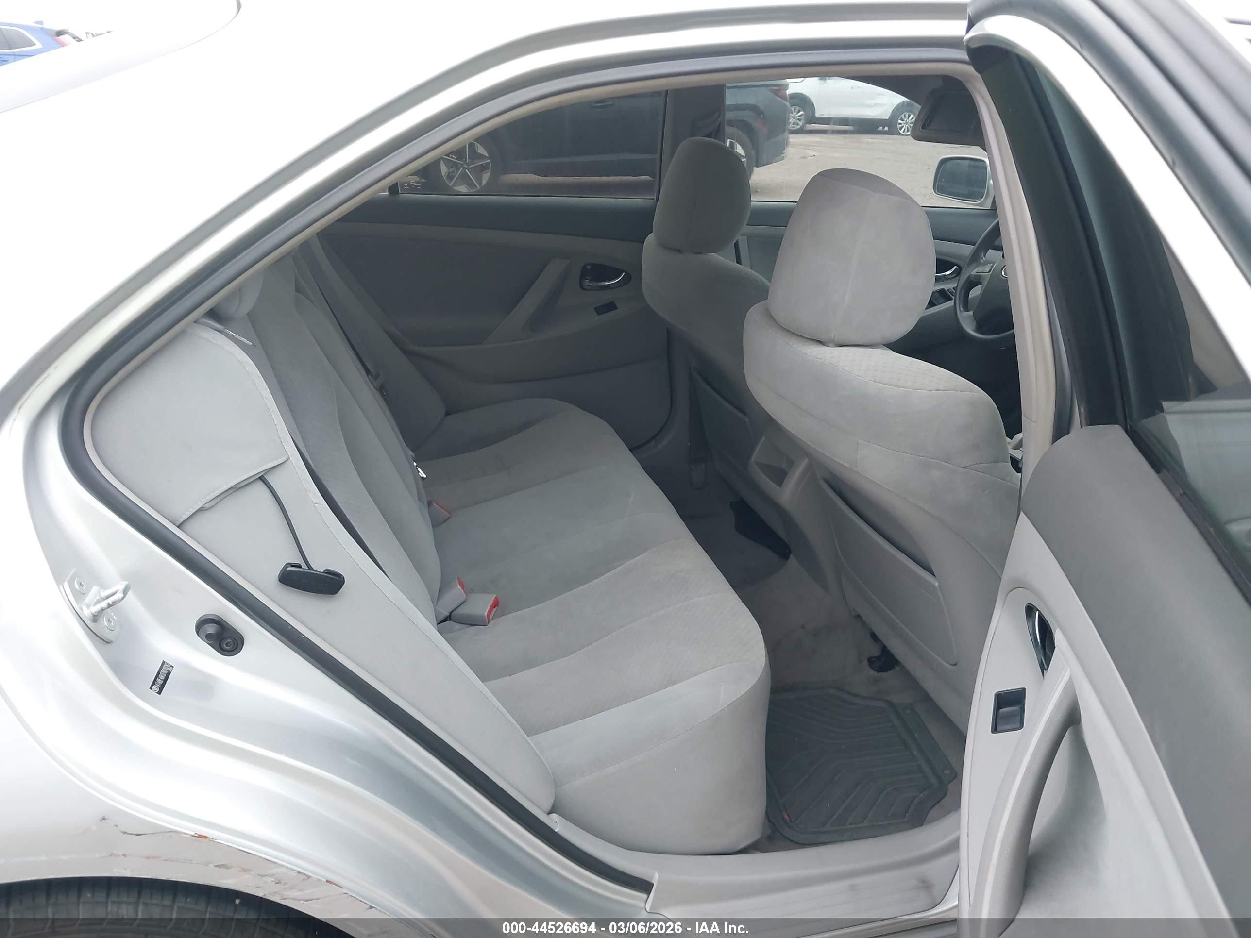 2007 Toyota Camry Ce Silver vin: 4T4BE46K97R010282