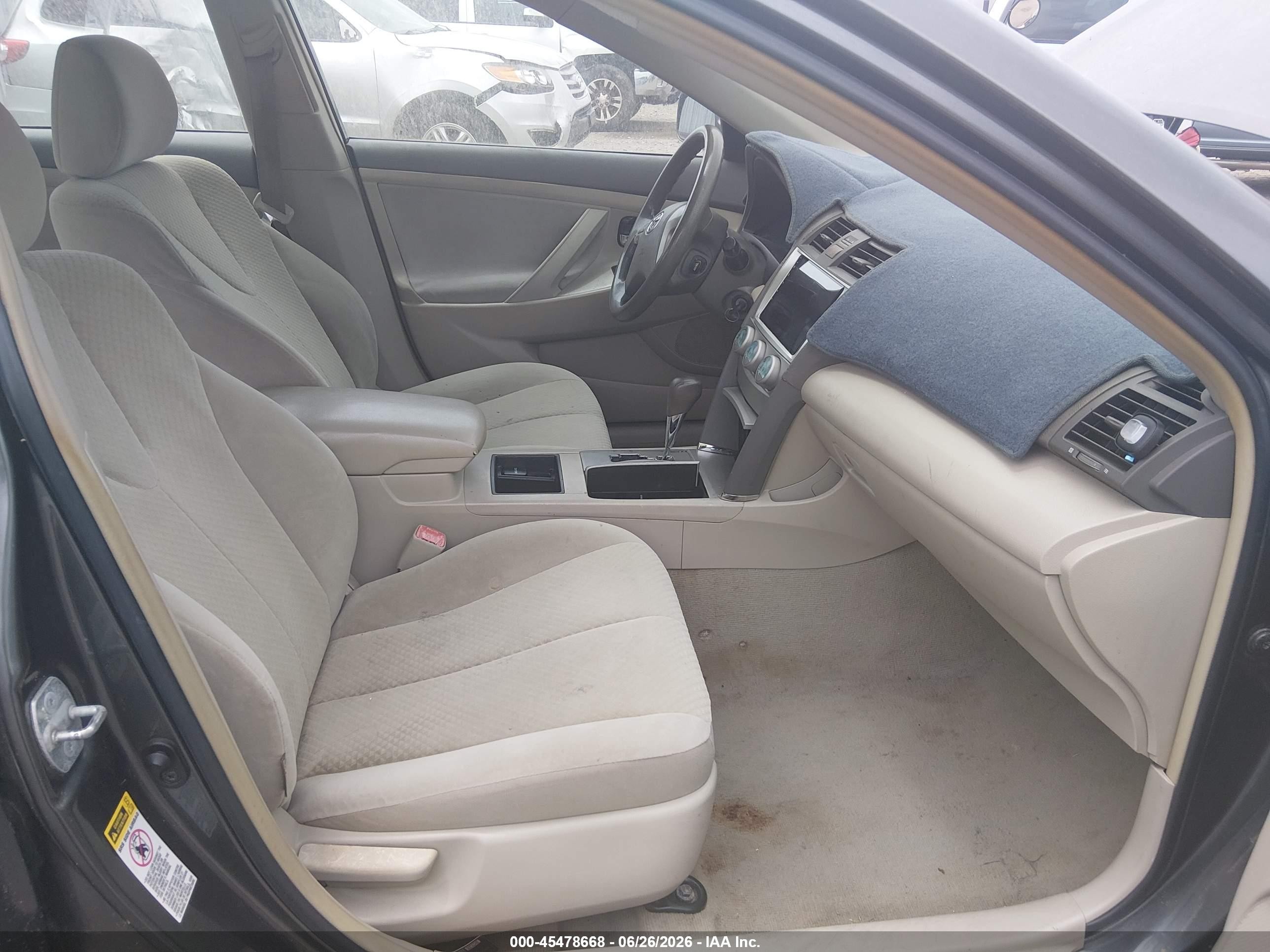 2008 Toyota Camry Le Gray vin: 4T4BE46K98R017637