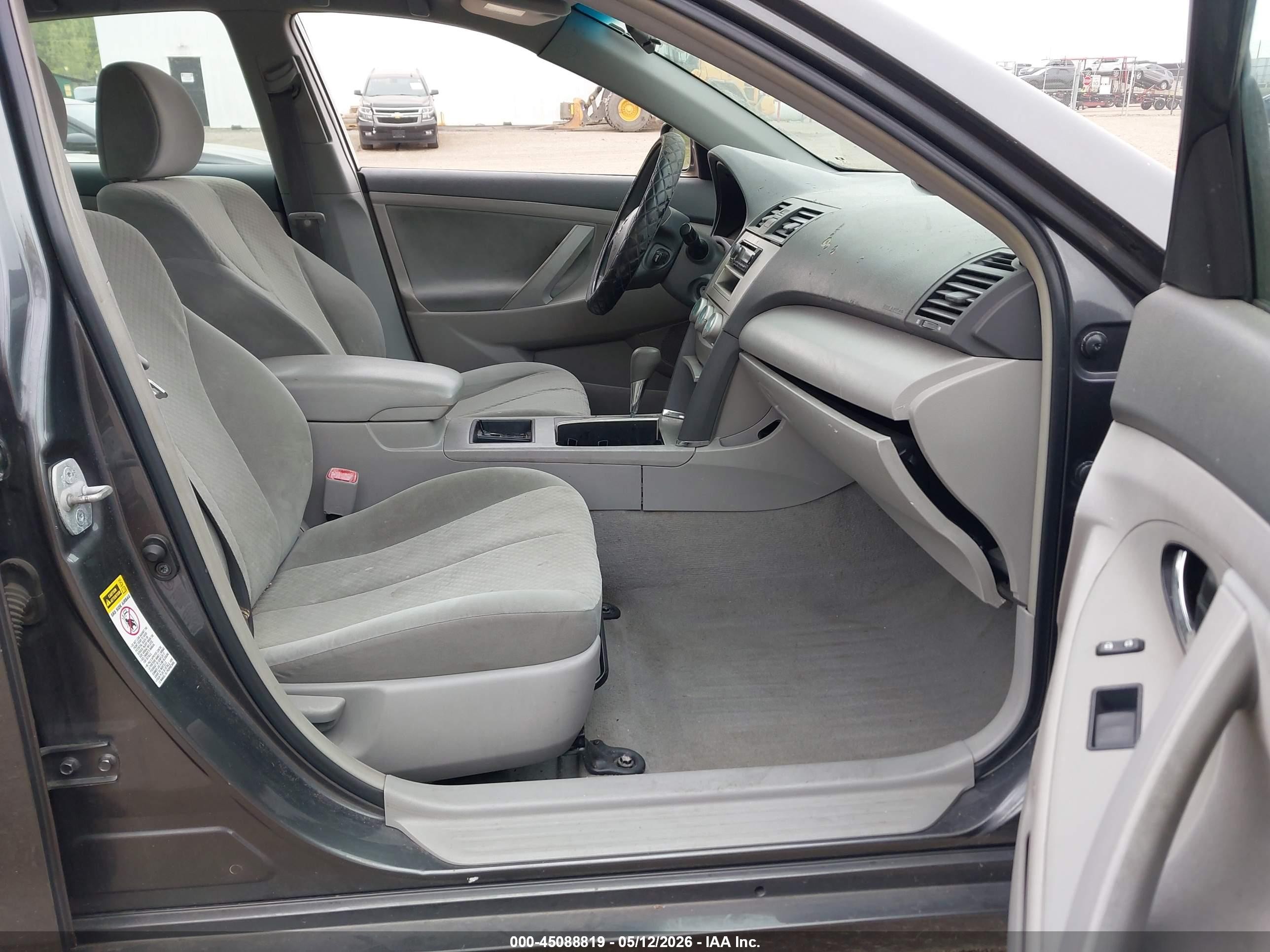 2008 Toyota Camry Le Gray vin: 4T4BE46K98R026452