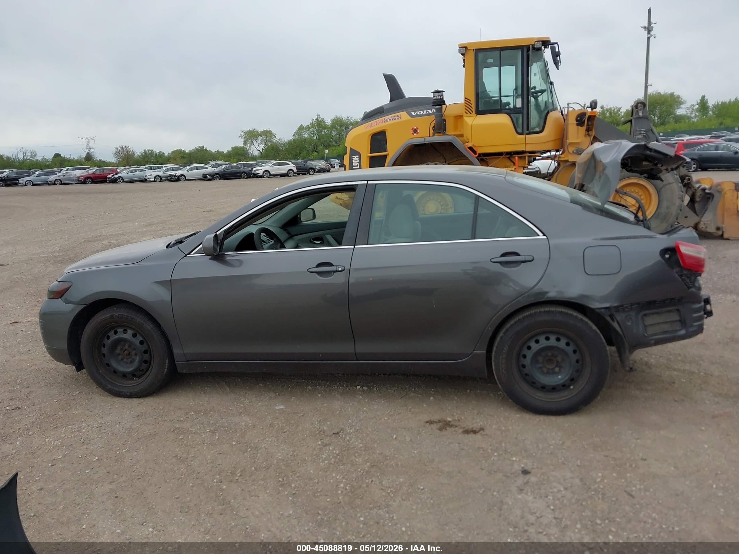 2008 Toyota Camry Le Gray vin: 4T4BE46K98R026452