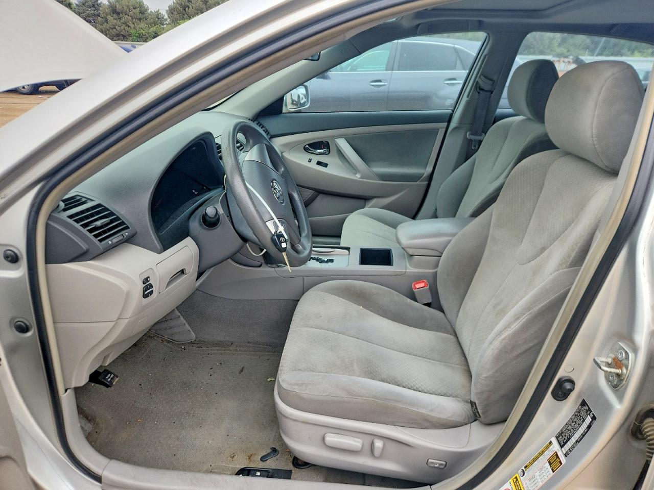 2008 Toyota Camry Le Silver vin: 4T4BE46K98R028136