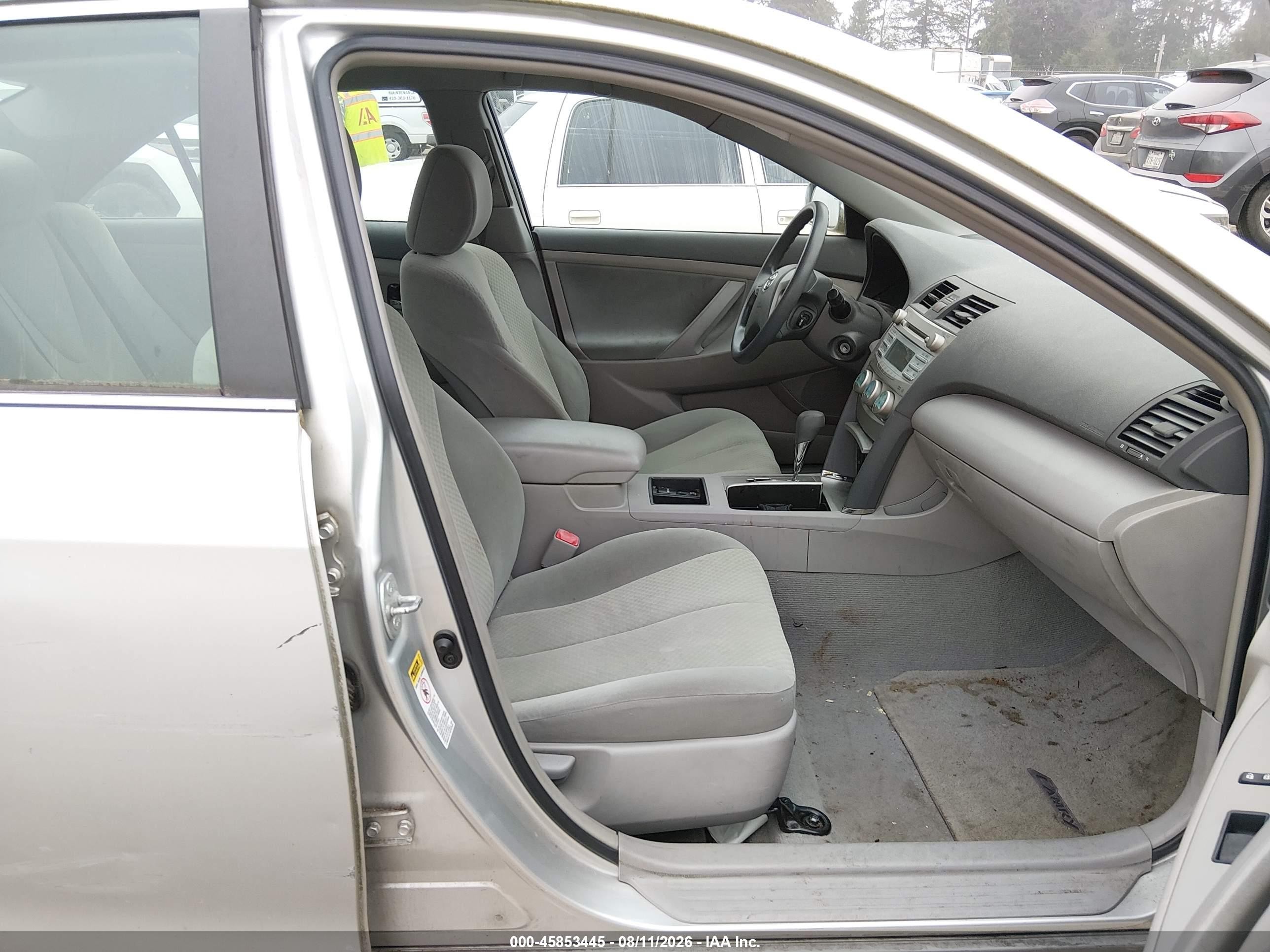 2008 Toyota Camry Le Silver vin: 4T4BE46K98R035247