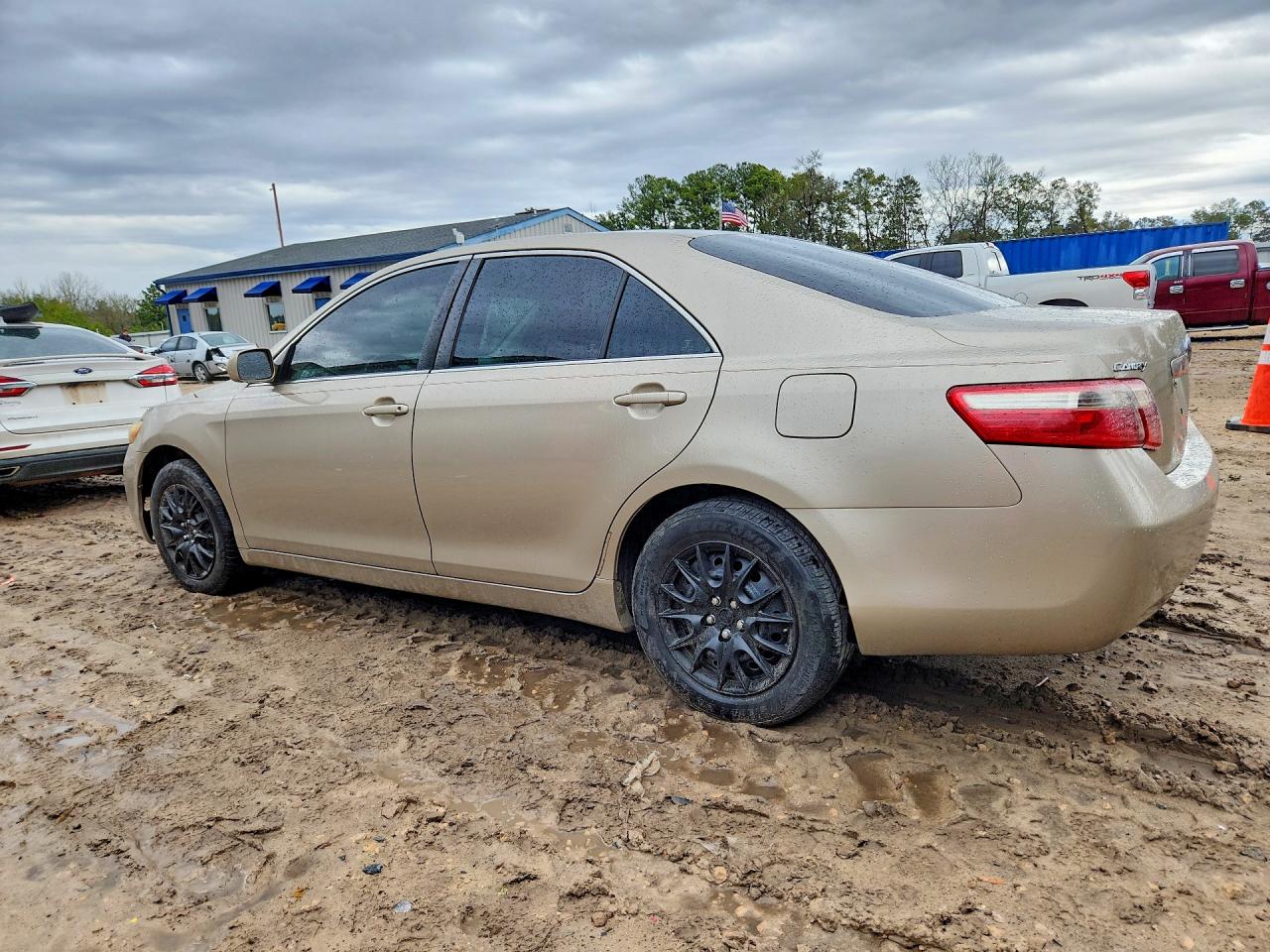 2009 Toyota Camry Le Золотой vin: 4T4BE46K99R057945