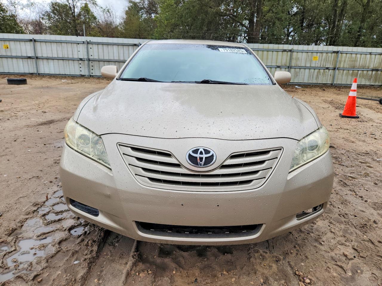 2009 Toyota Camry Le Золотой vin: 4T4BE46K99R057945
