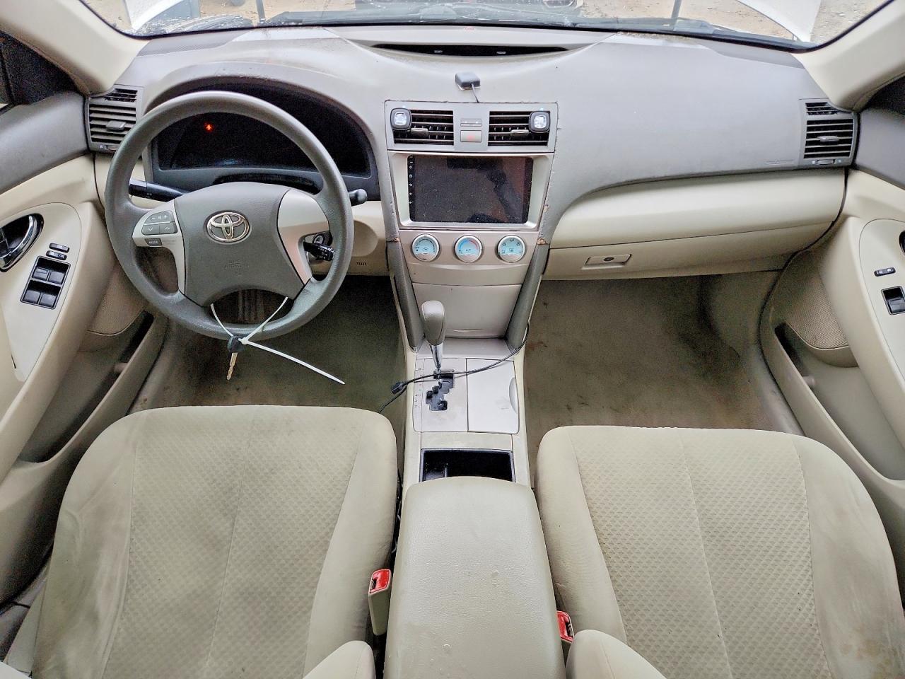 2009 Toyota Camry Le Золотой vin: 4T4BE46K99R057945
