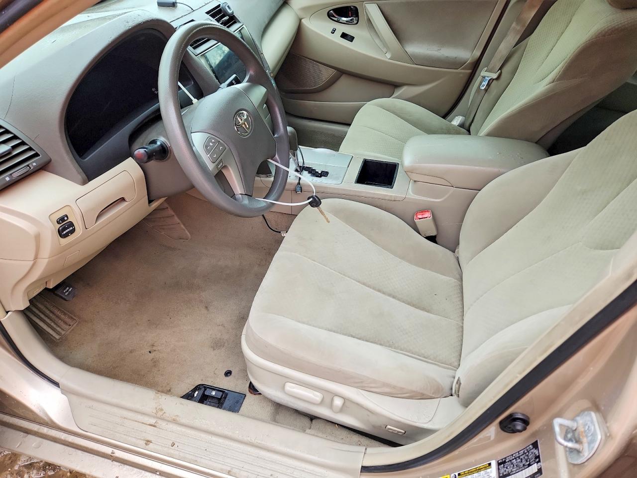 2009 Toyota Camry Le Золотой vin: 4T4BE46K99R057945