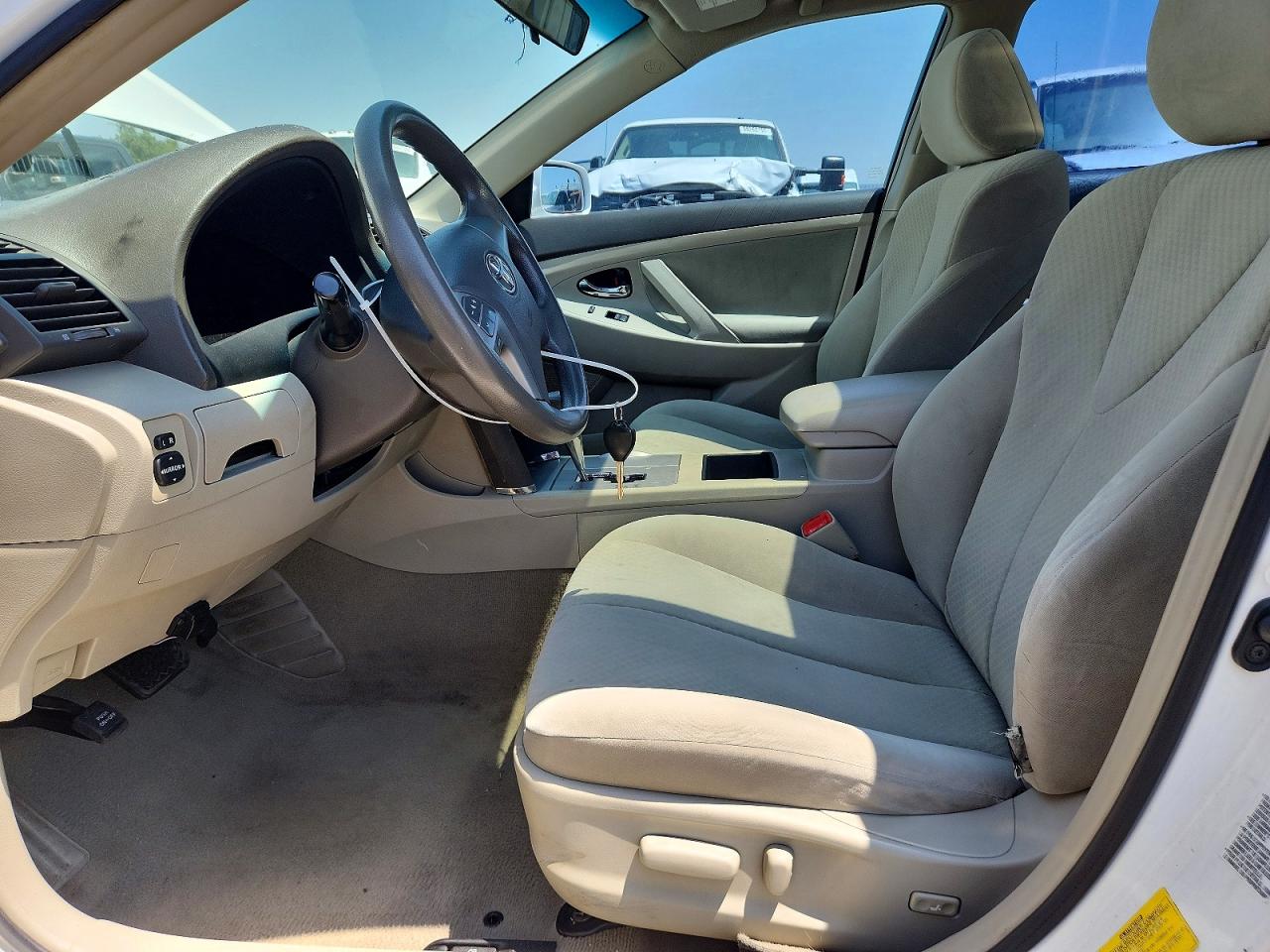 2009 Toyota Camry Le White vin: 4T4BE46K99R058884