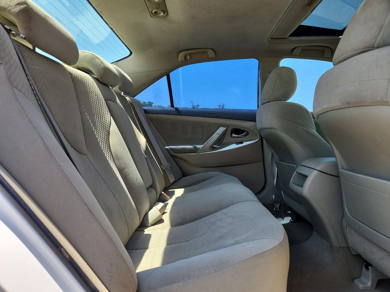 2009 Toyota Camry Le White vin: 4T4BE46K99R058884