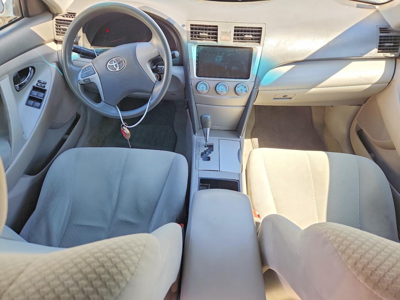 2009 Toyota Camry Le White vin: 4T4BE46K99R075040