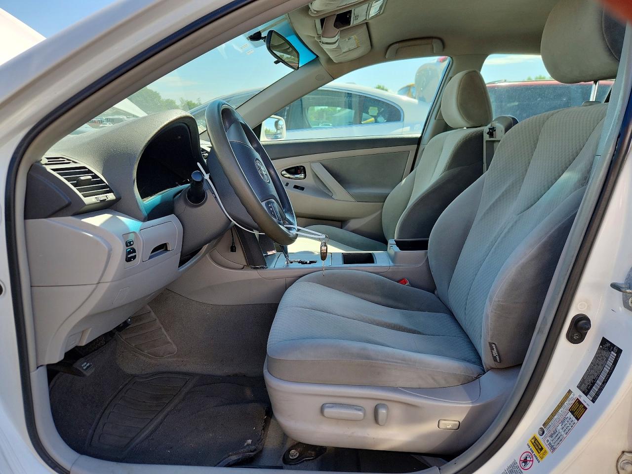 2009 Toyota Camry Le White vin: 4T4BE46K99R075040