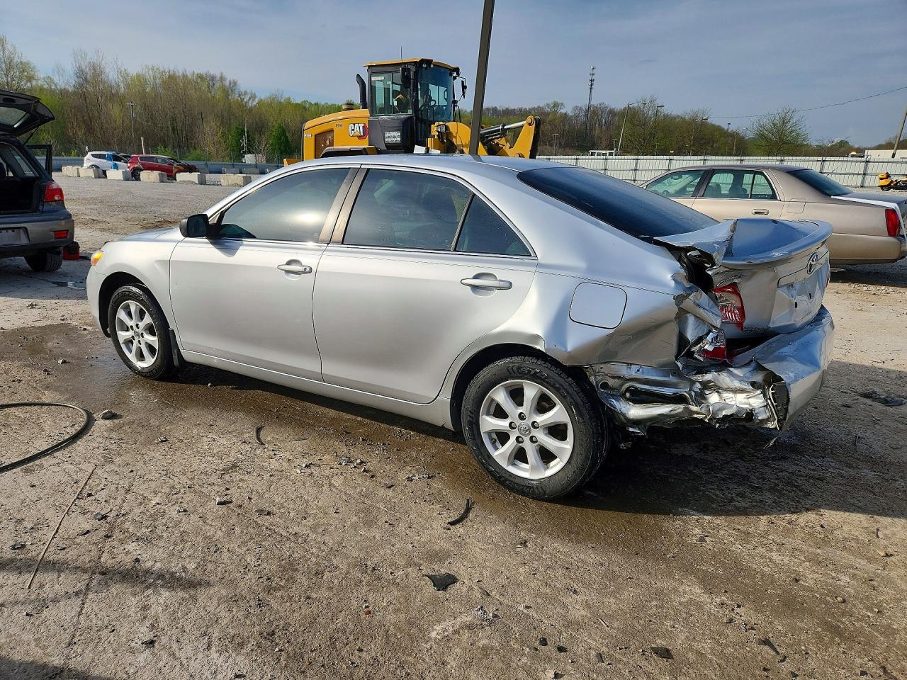 2009 Toyota Camry Le Серебряный vin: 4T4BE46K99R081257