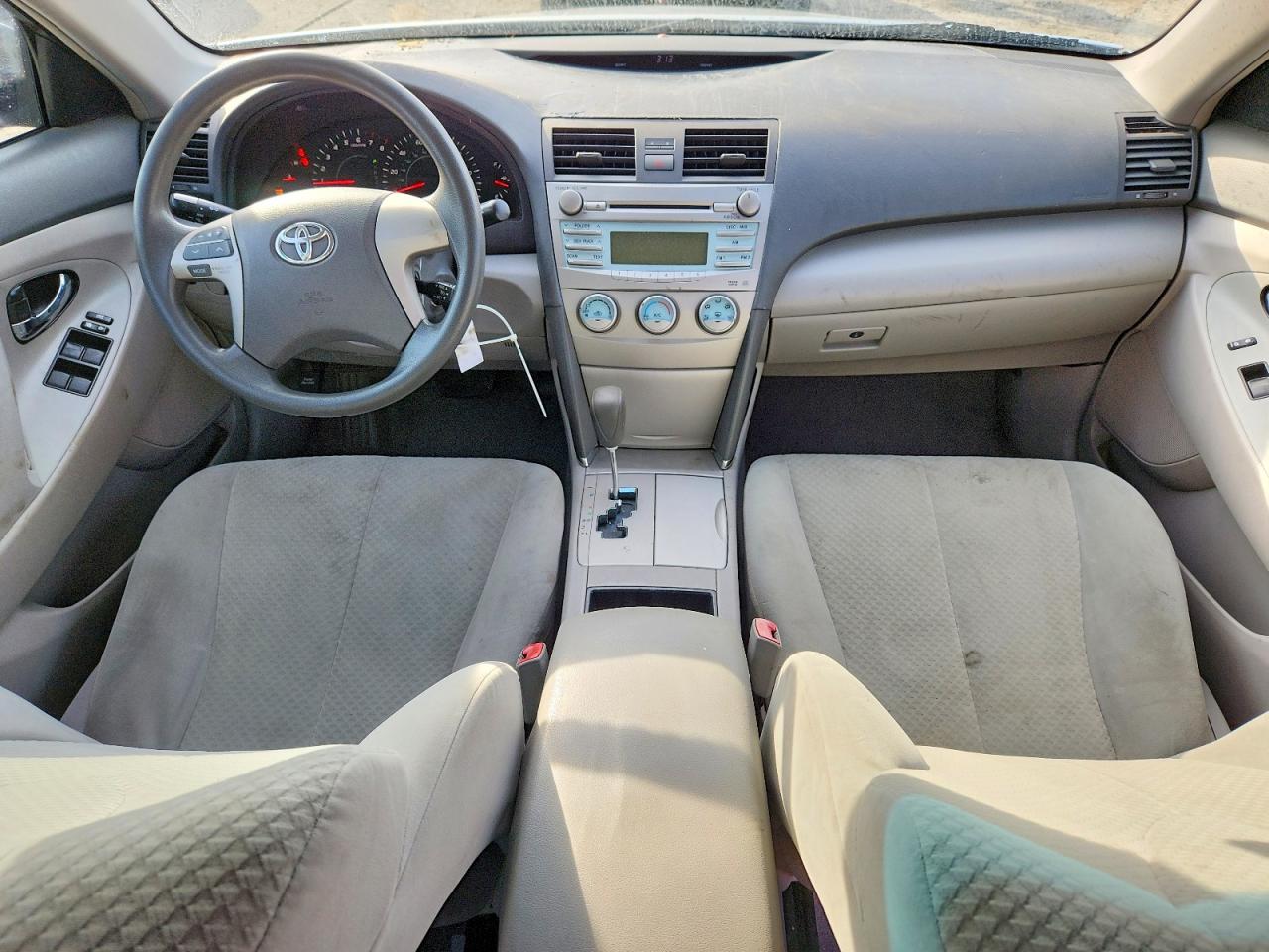 2009 Toyota Camry Le Серебряный vin: 4T4BE46K99R081257