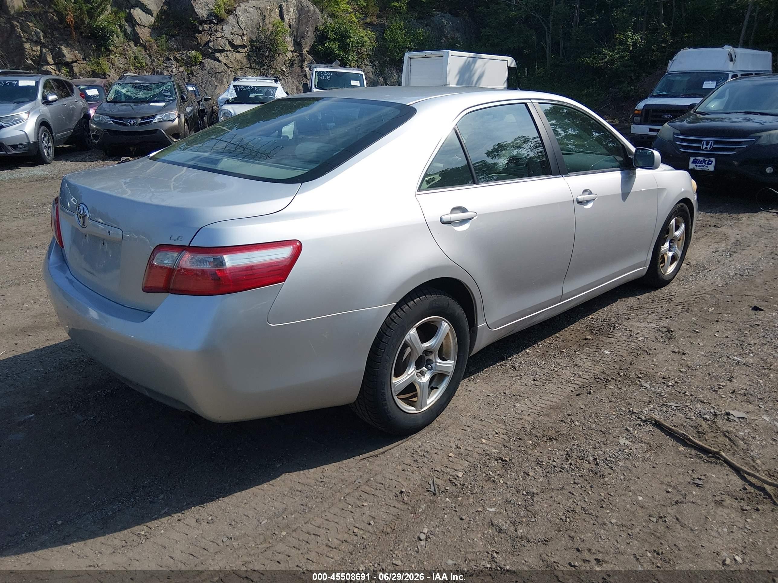 2009 Toyota Camry Le Silver vin: 4T4BE46K99R084773