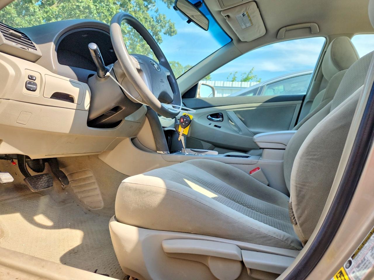 2009 Toyota Camry Base Бежевый vin: 4T4BE46K99R105704