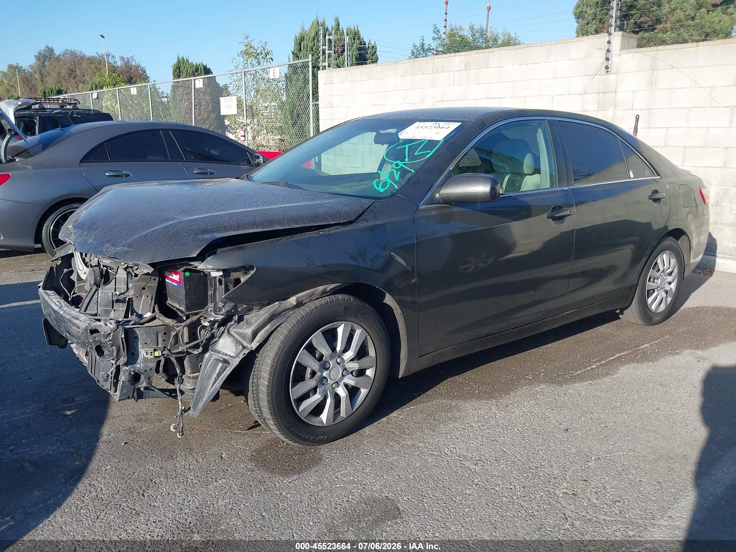 2009 Toyota Camry Le Gray vin: 4T4BE46K99R114712