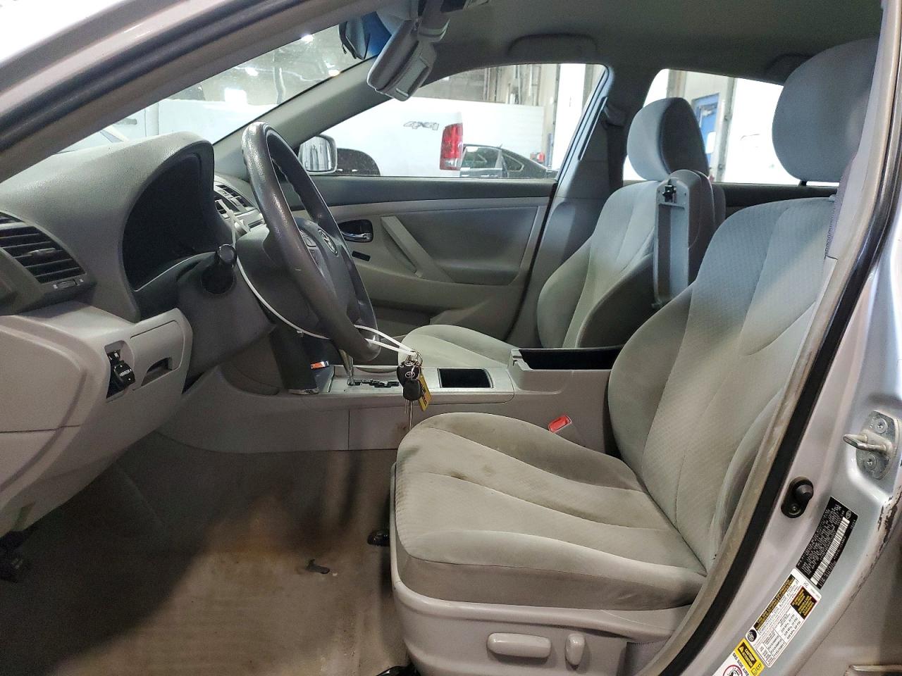 2009 Toyota Camry Le Silver vin: 4T4BE46K99R120042