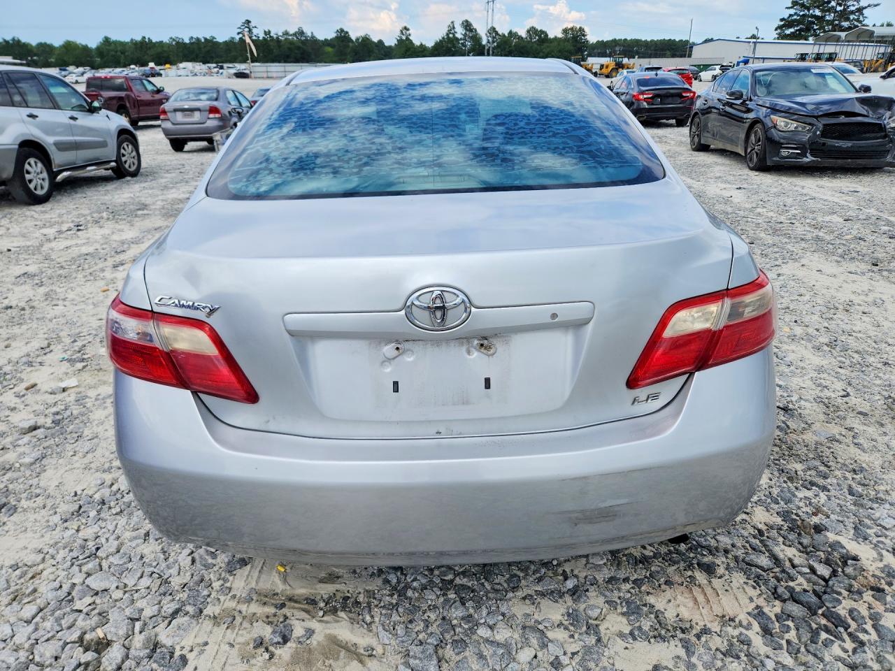 2009 Toyota Camry Le Серебряный vin: 4T4BE46K99R120154