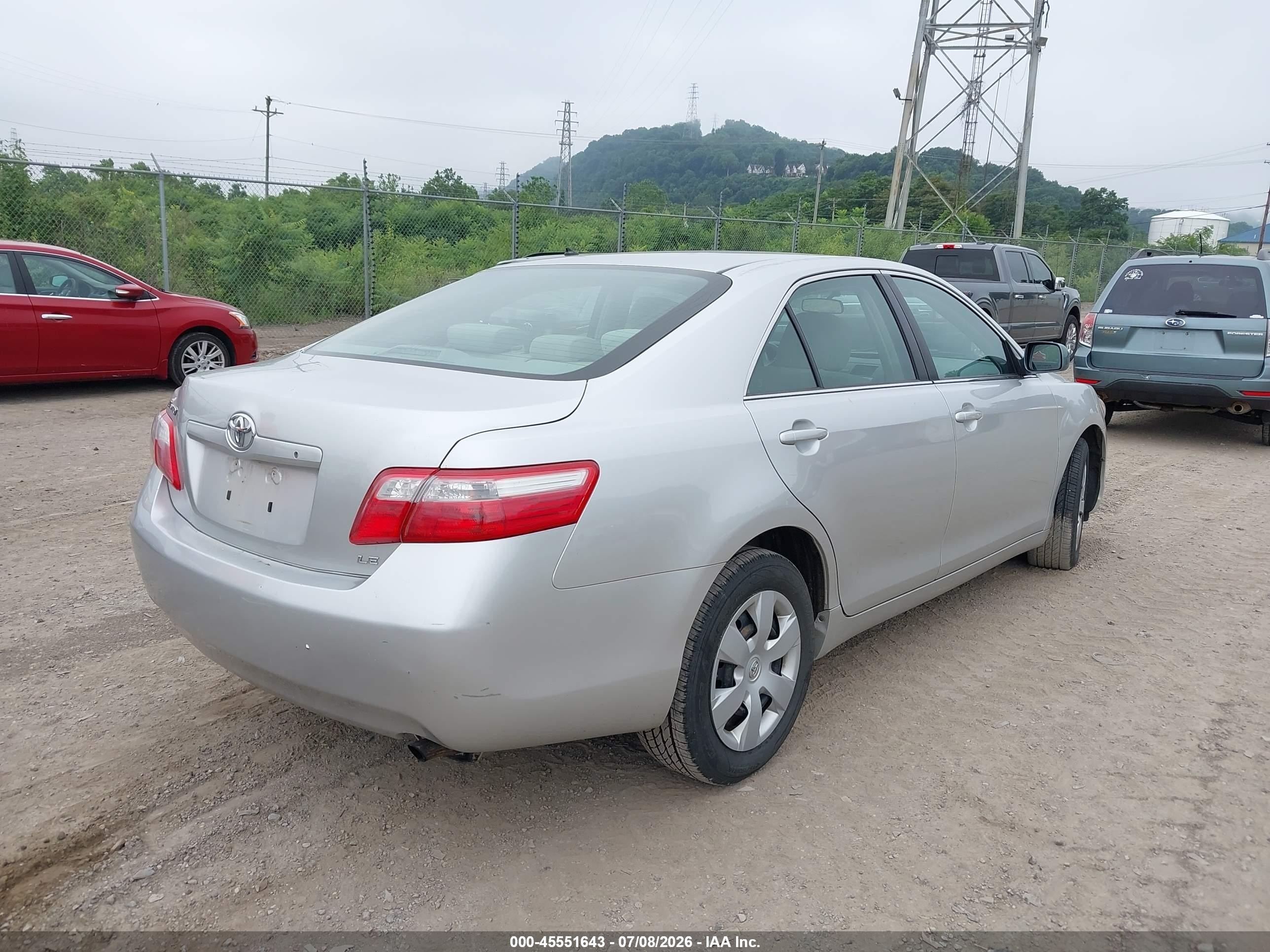 2009 Toyota Camry Le Серебряный vin: 4T4BE46K99R135463