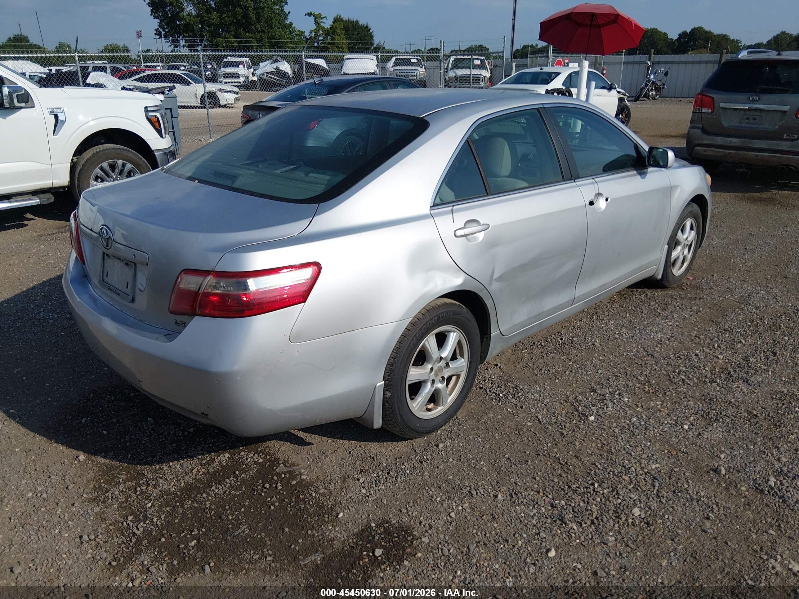 2008 Toyota Camry Le Silver vin: 4T4BE46KX8R015265