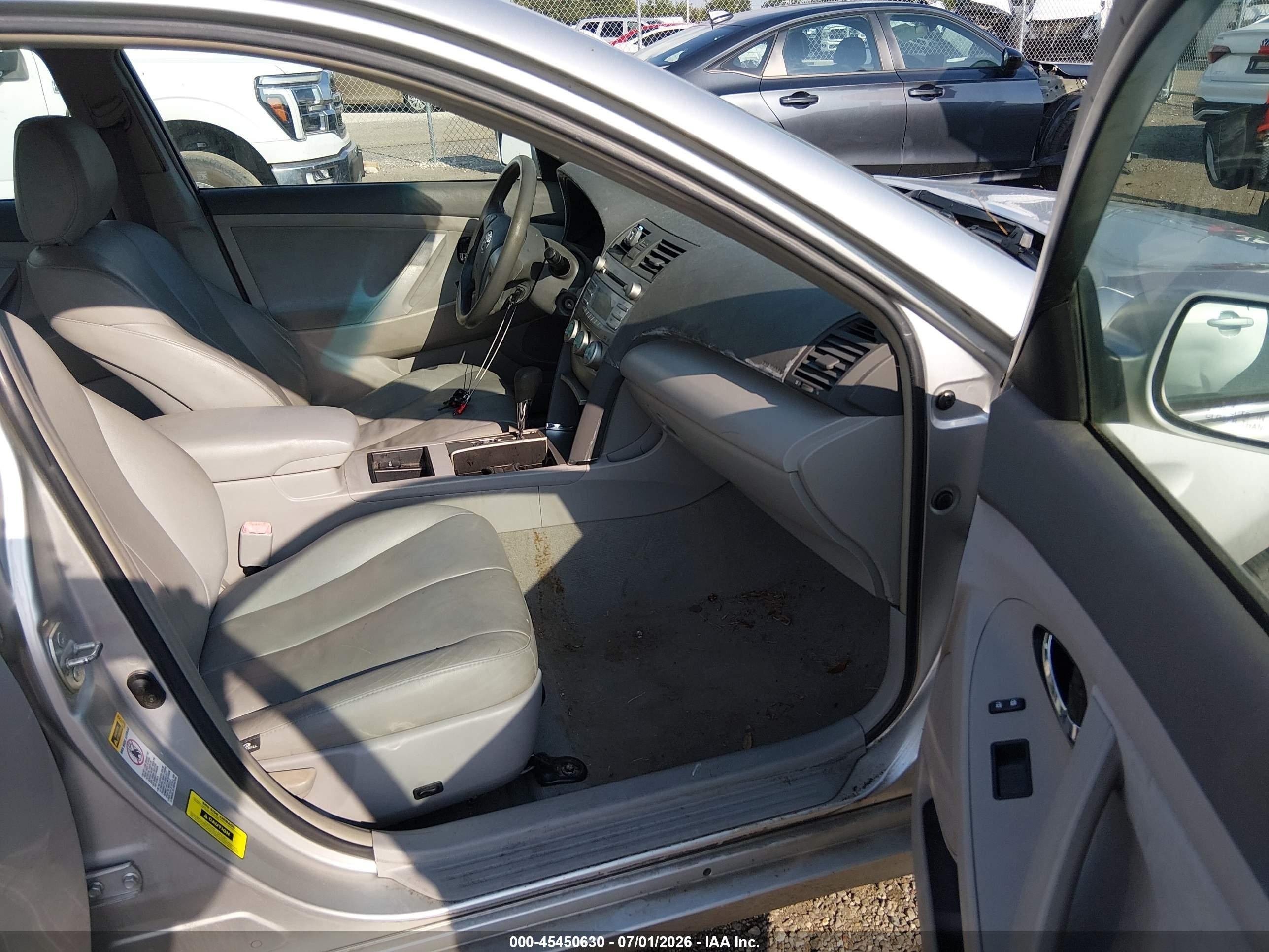 2008 Toyota Camry Le Silver vin: 4T4BE46KX8R015265